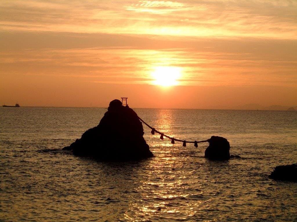 Meoto Iwa and sunrise