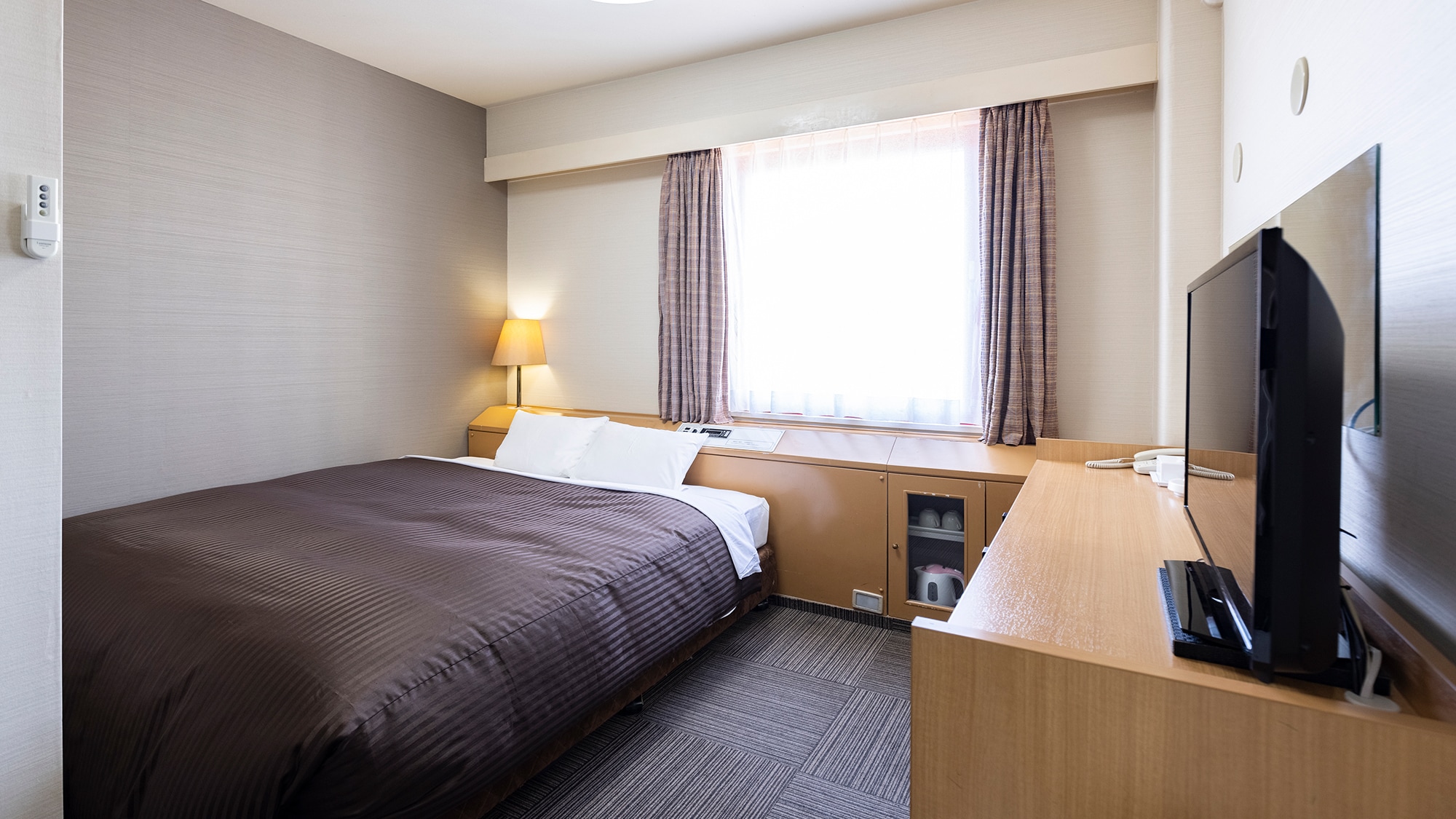 Standard double room [18㎡, bed width 180cm]