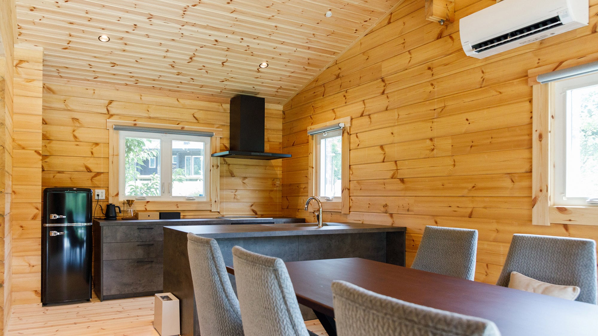 [Oliver Building D] Dining