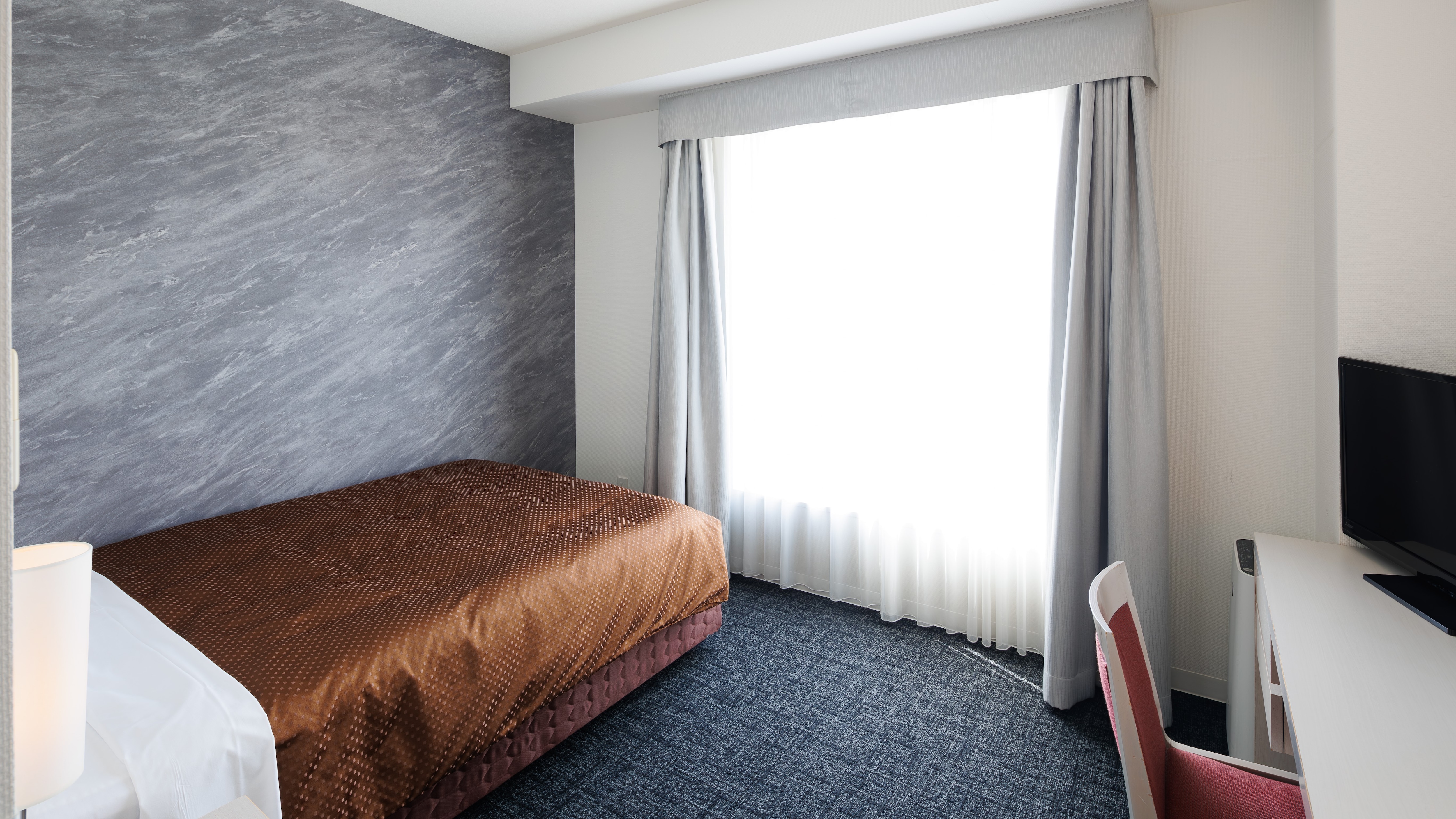 Single room - bed width 140cm x 200cm -