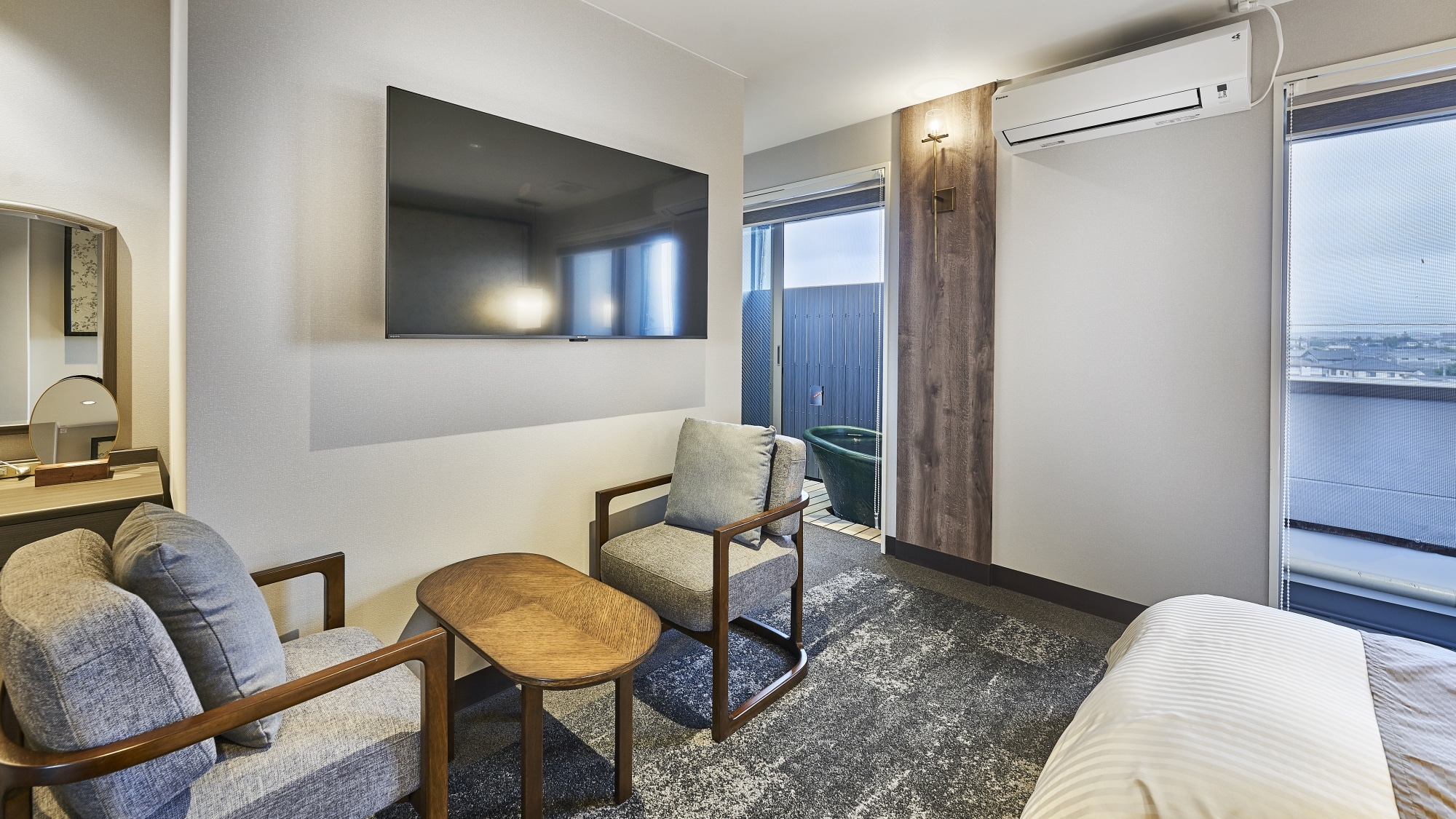 F type Western-style twin room [shower booth + open-air bath]