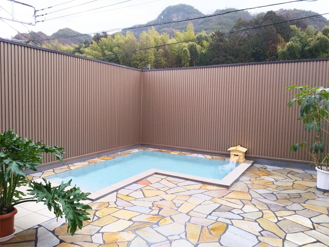 Open-air bath