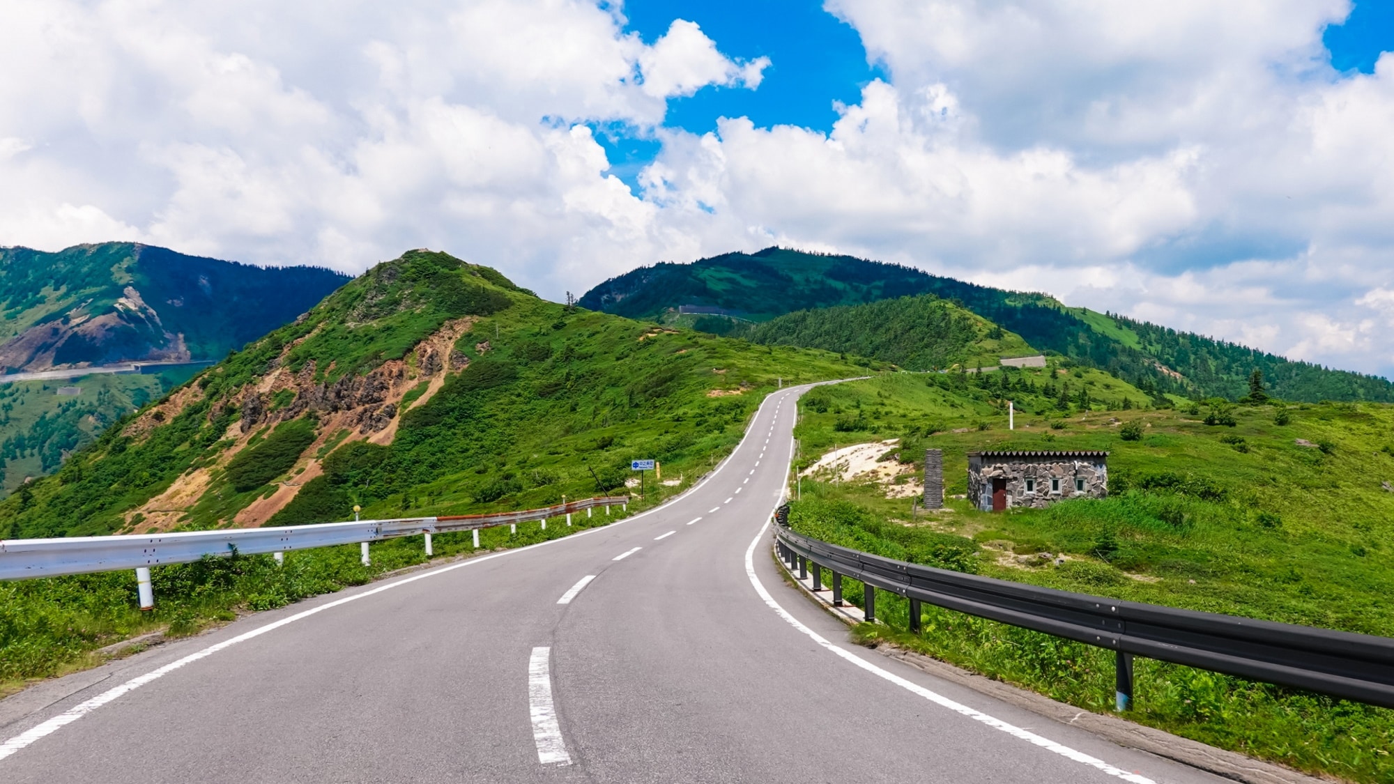 [Yamada Pass] A large panoramic view from Myoko in Niigata to Mt. Shirane in Tochigi and Mt. Tsukuba in Ibaraki
