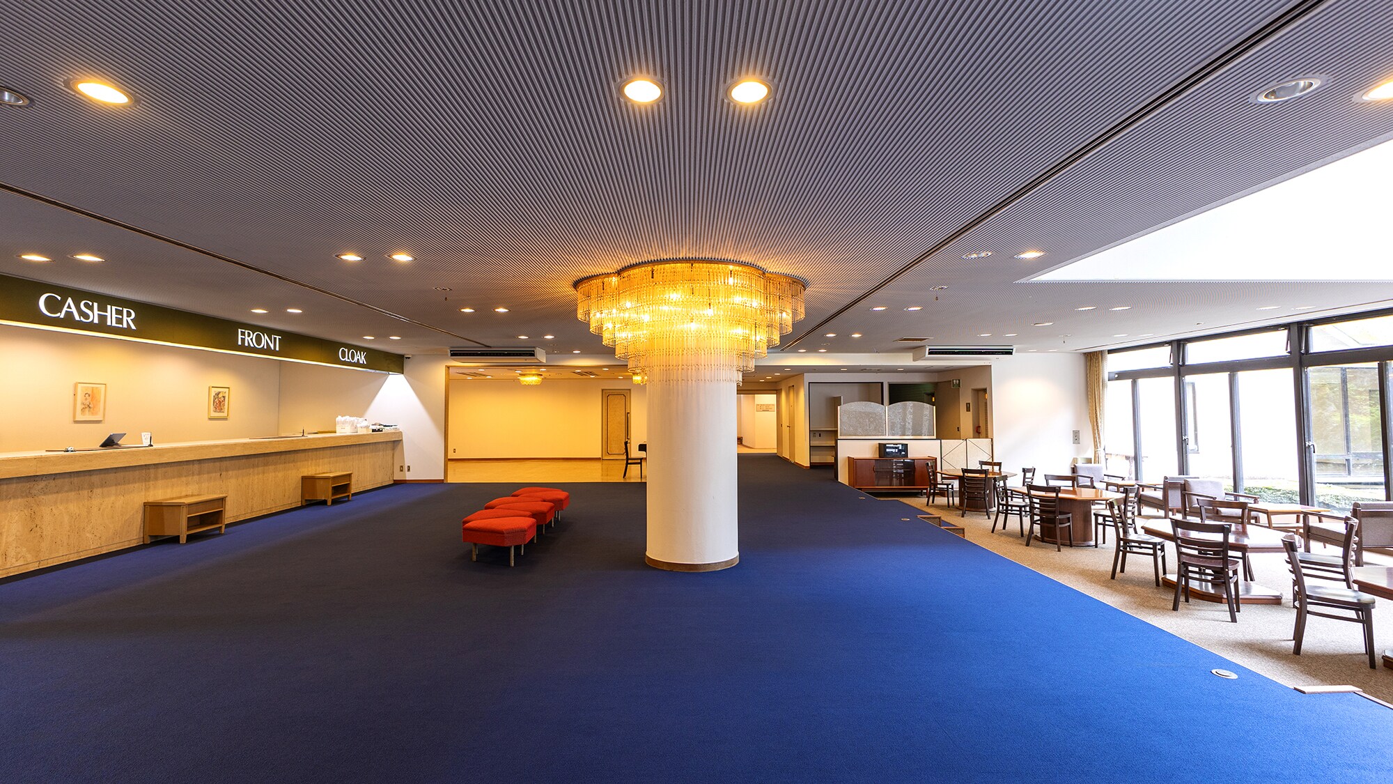 [Lobby] We welcome you in an open space