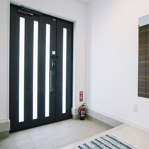 * [Entrance] You can enter the room with a PIN code.