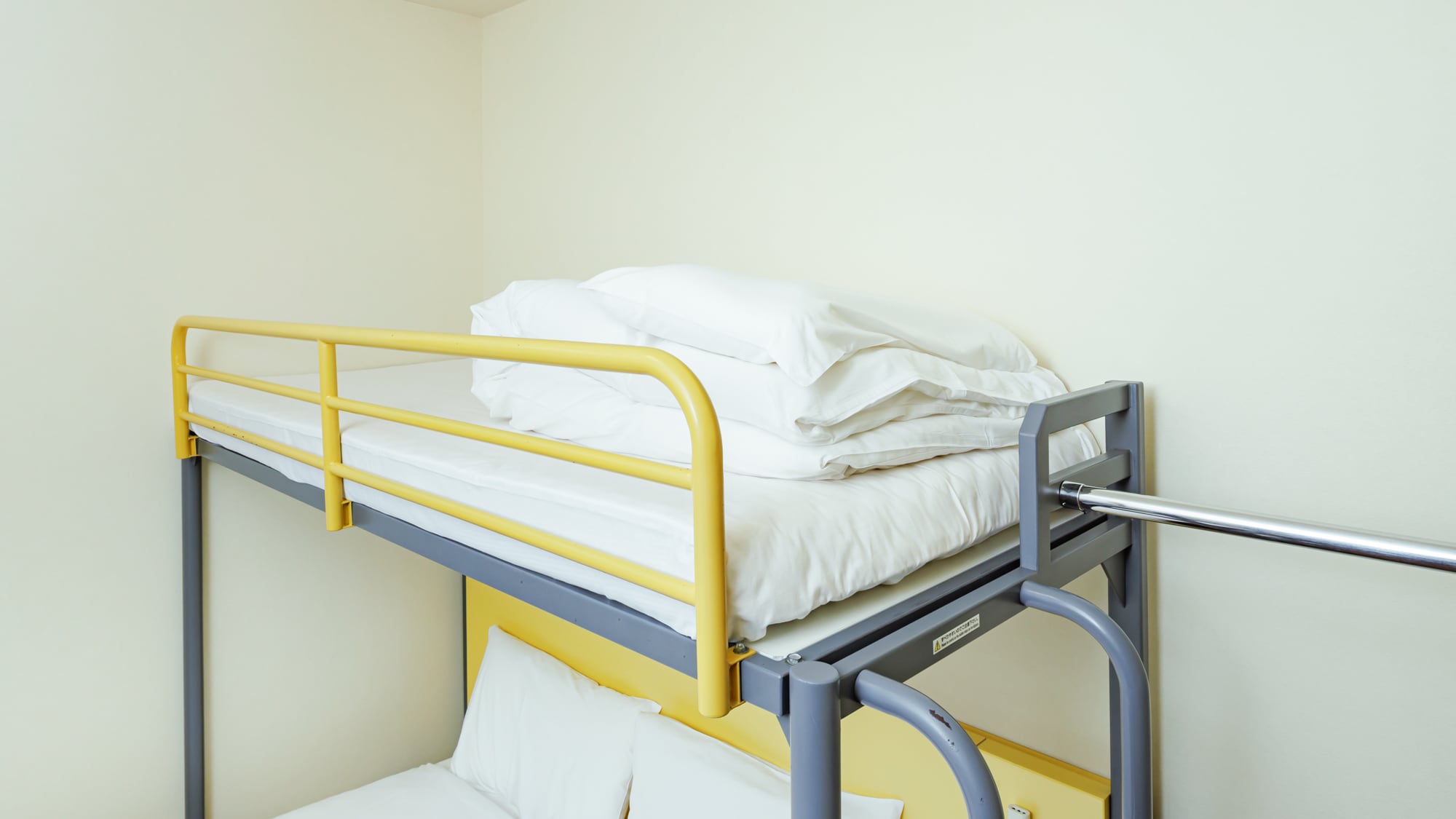 [Double room + loft bed] Image of loft use