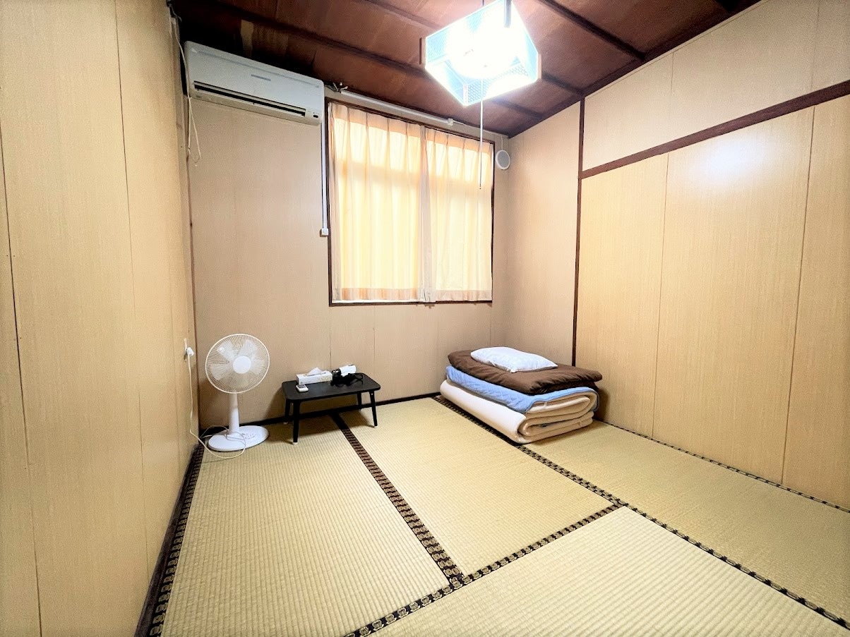 [Japanese-style room A] Up to 1 or 2 people can stay. Equipped with air conditioner and hair dryer.
