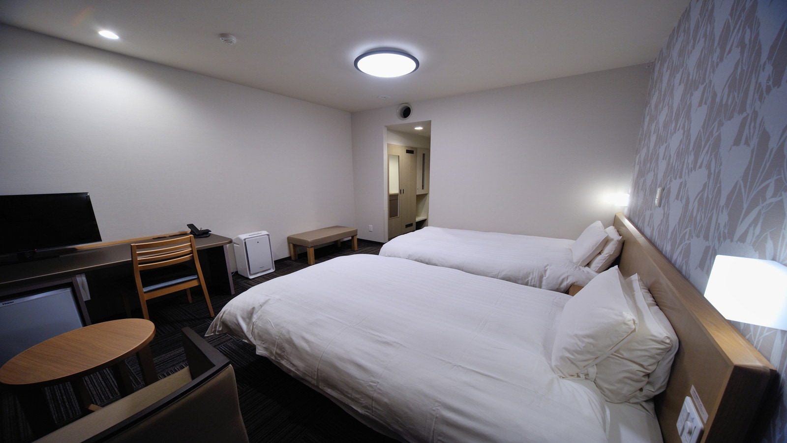 Twin room [No smoking] (110 & times; 195 cm) Approximately 19.9 to 20.3 square meters