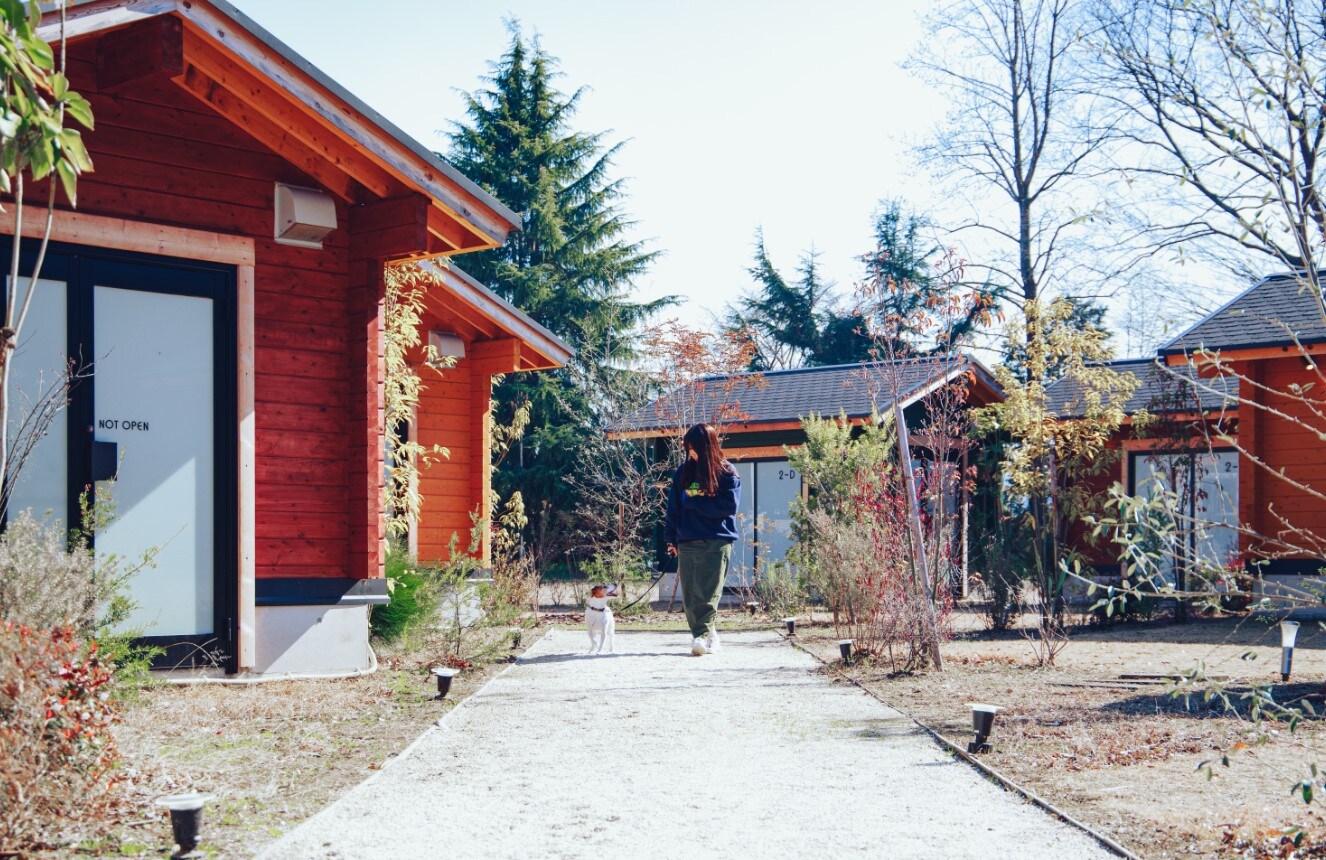 DOG CABIN exterior