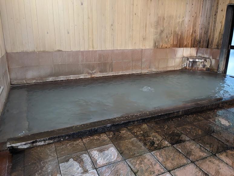 平湯 湯元舘 食事処　男性大浴場内風呂.jpg