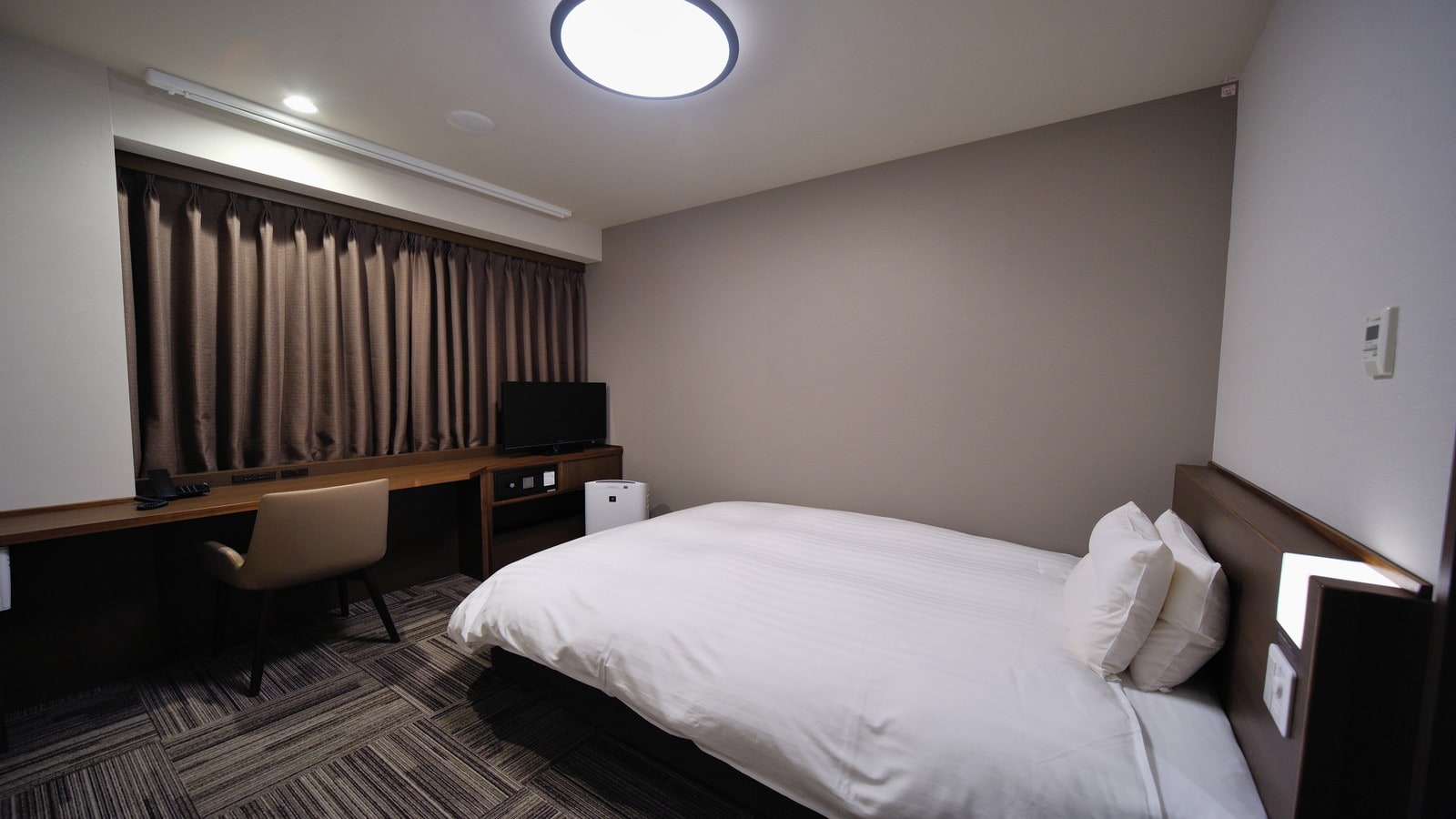 Double room [No smoking] (140 & times; 195 cm) Approximately 19 square meters Recommended for long-term stays! Microwave / 2-door refrigerator