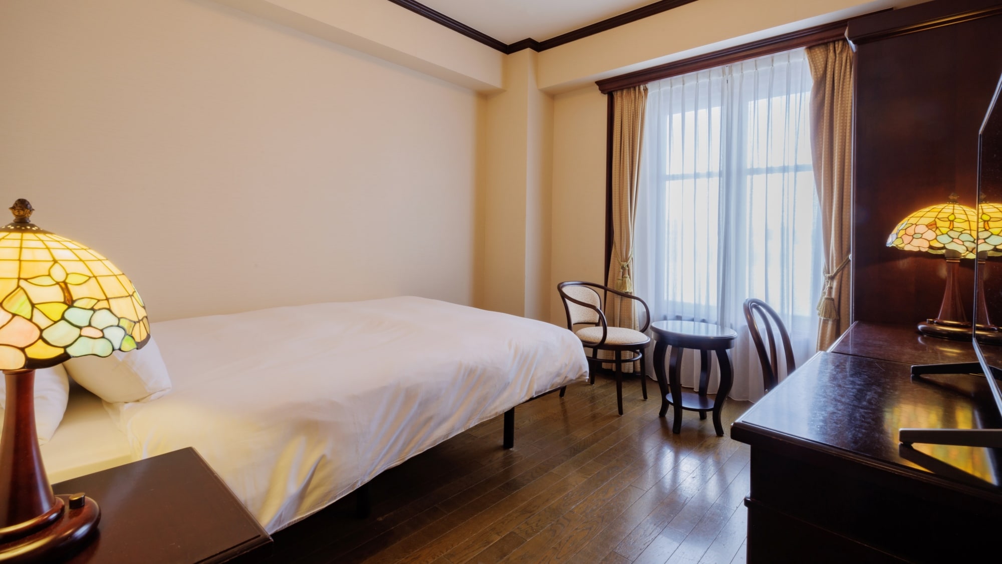 [Semi-double room] (flooring)