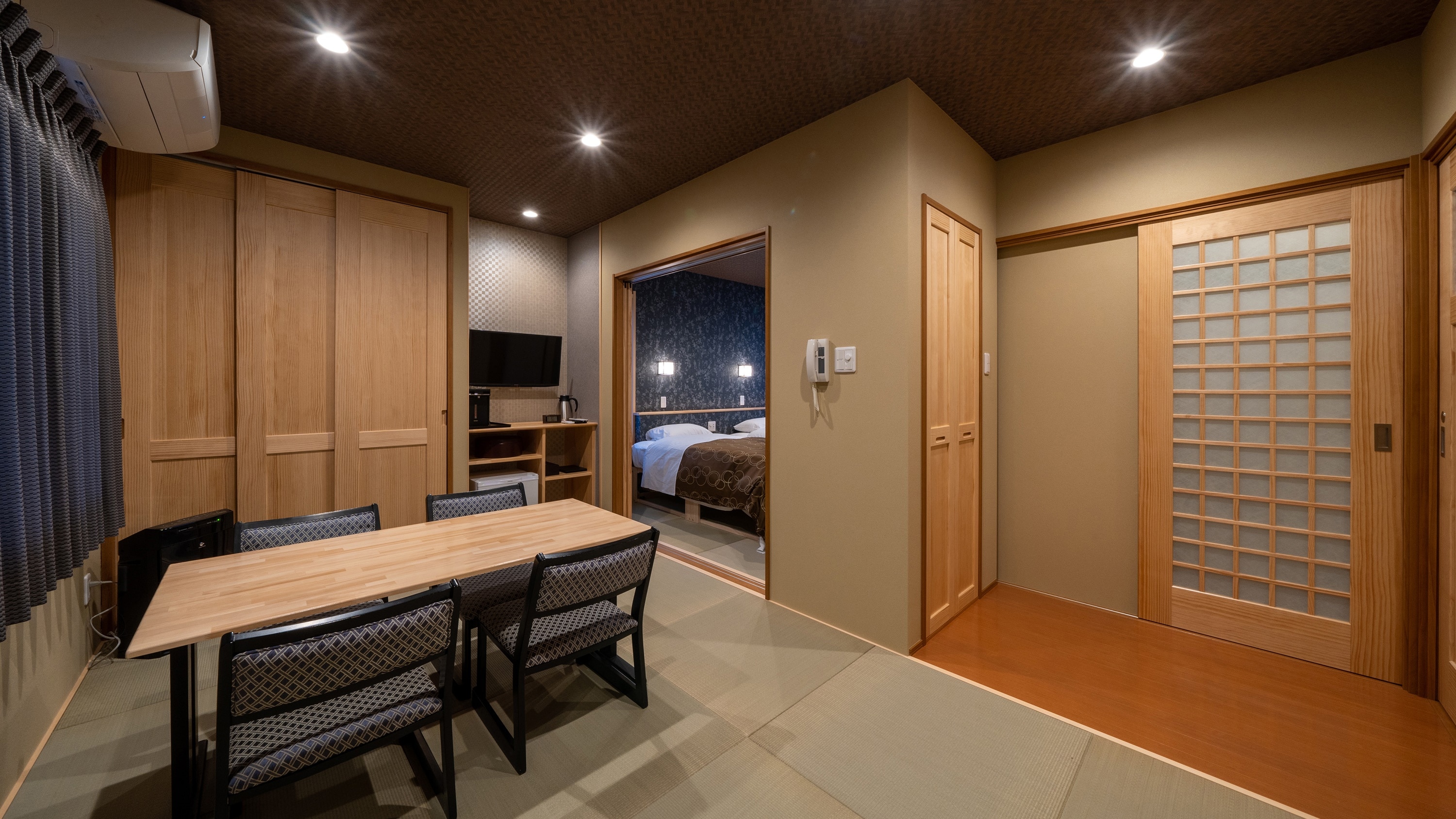 ※[房間範例] 設有雙人床臥室（6張榻榻米）和休息空間（7張榻榻米）的寬敞房間。