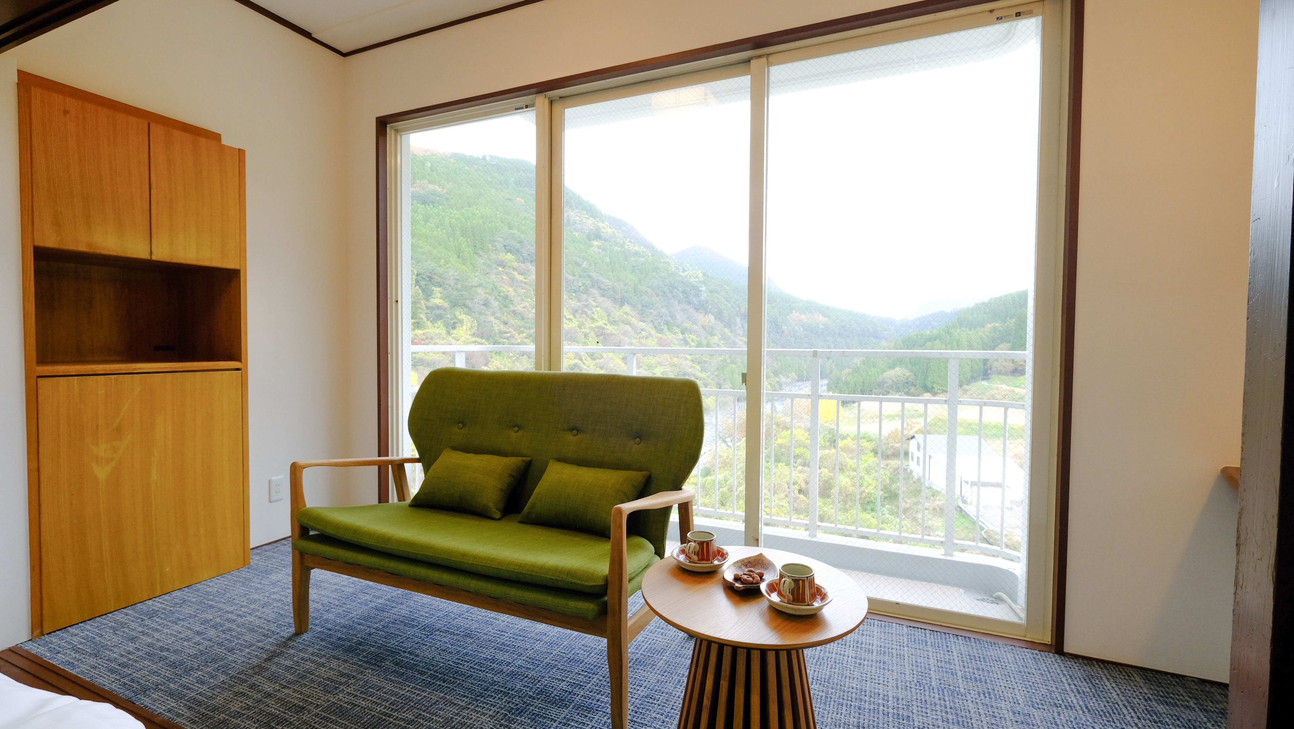 Sisi gunung Jepang modern: 10 tikar tatami + twin (41m²) Pemandangan menghadap hulu Sungai Chikugo dan Pegunungan Amagase.