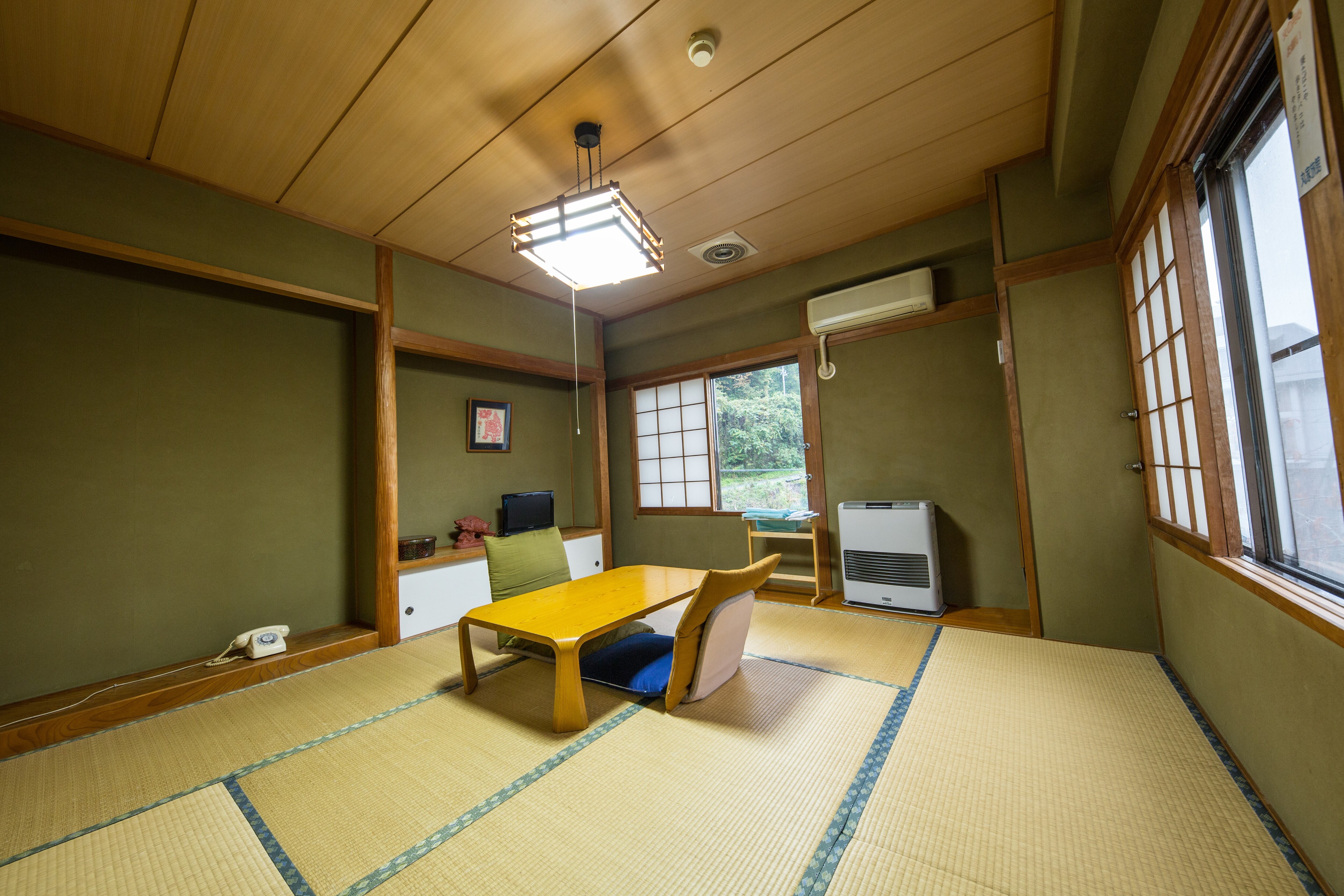 Kamar bergaya Jepang (8 tikar tatami)