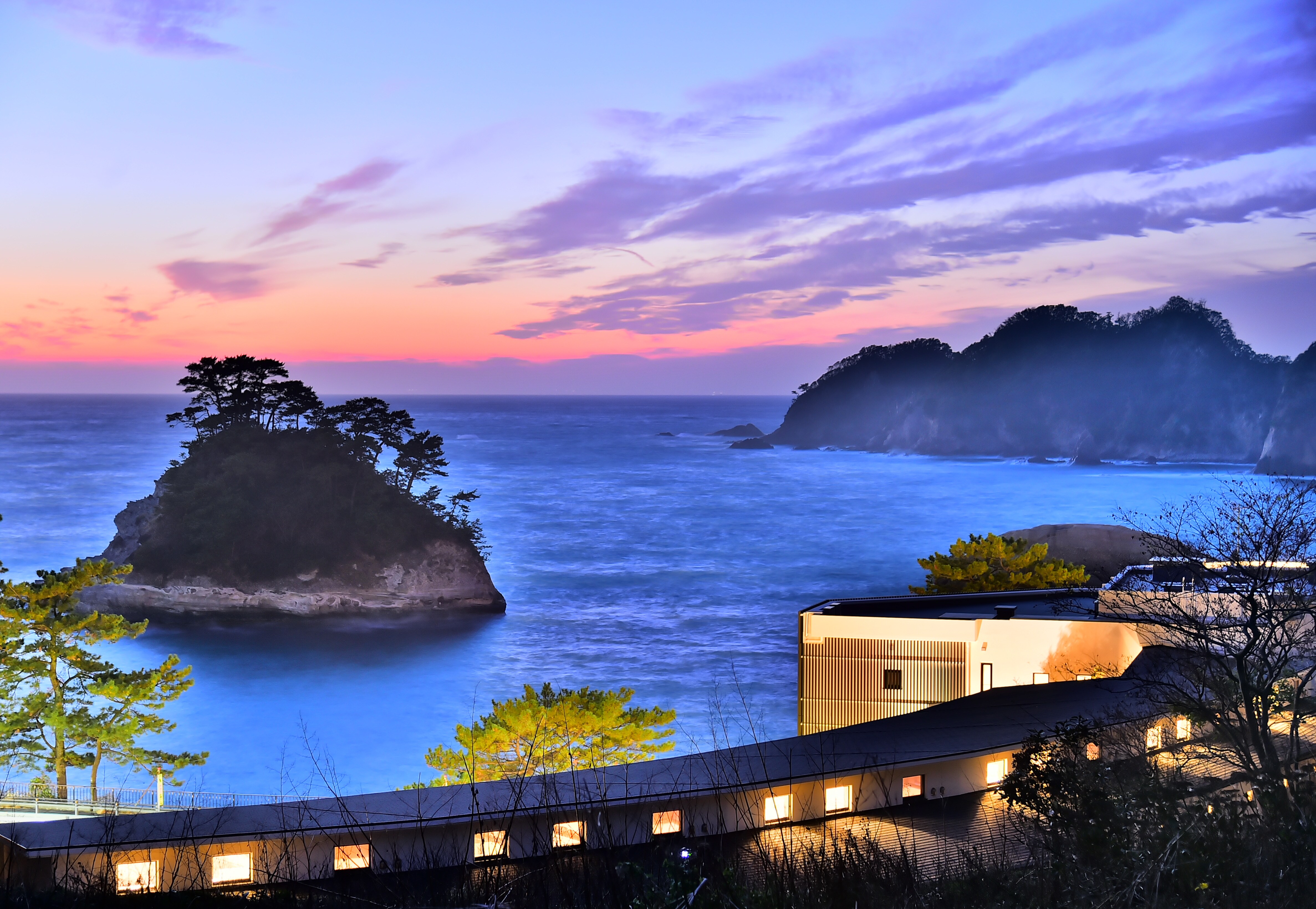 “Mayu Futahari”，伊豆海岸的一家风景优美的旅馆。
