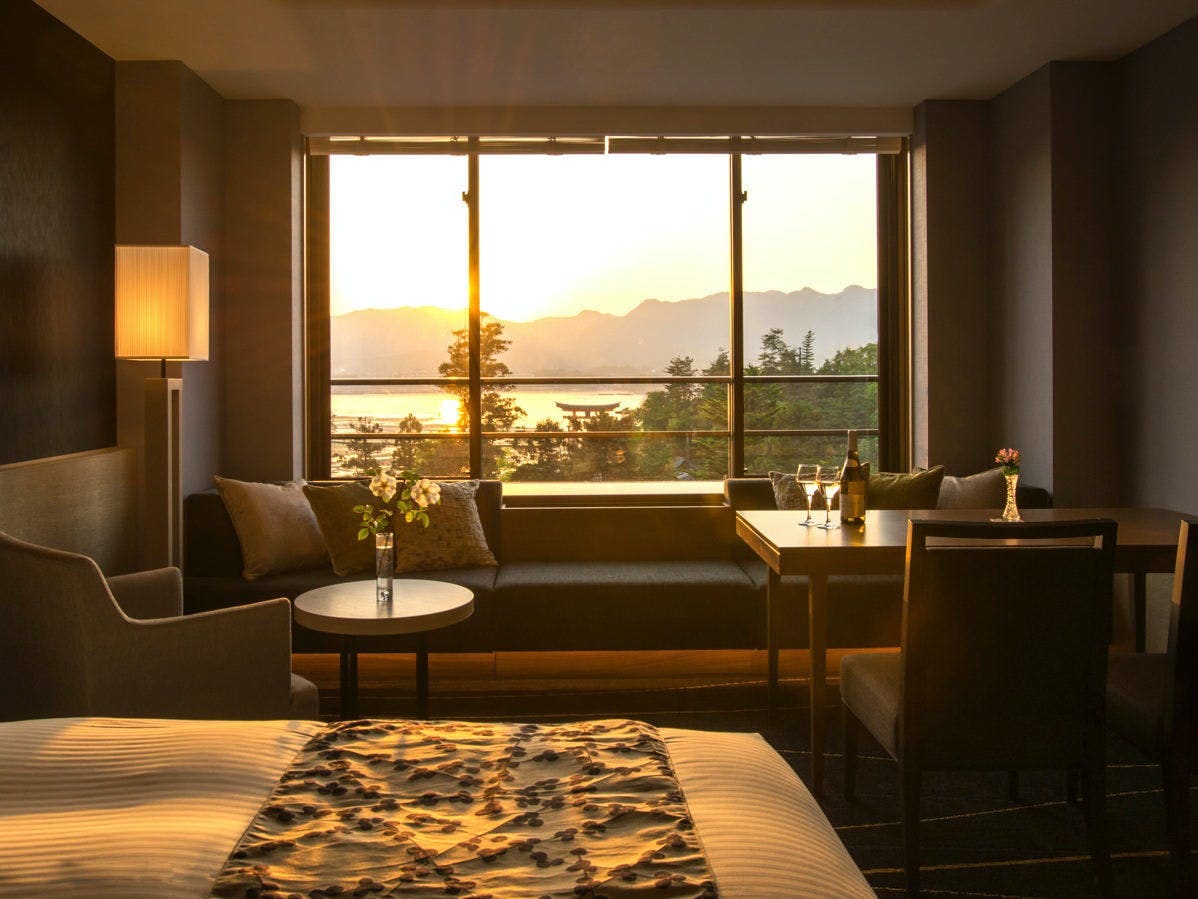 Western-style room on the sea side