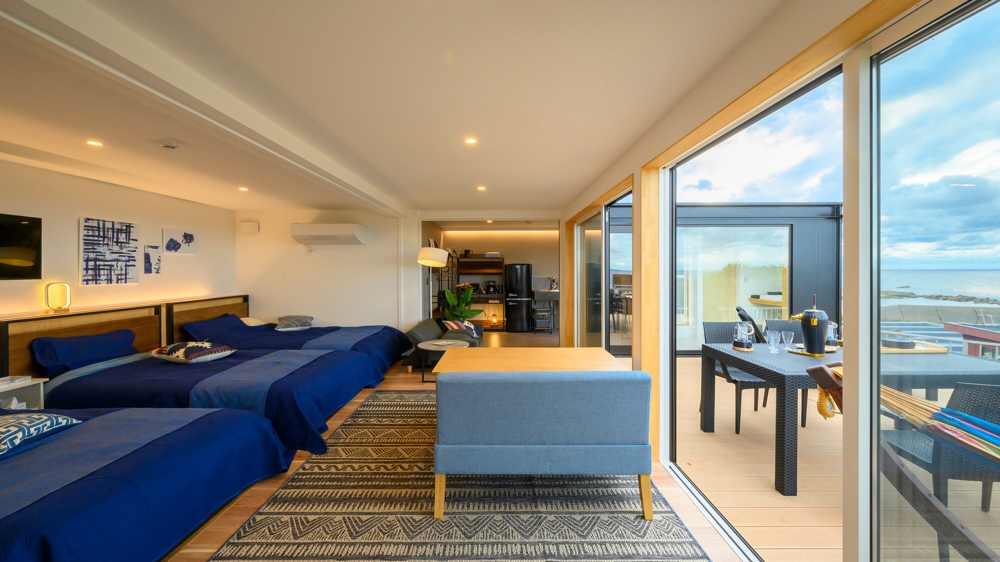 A full-length window overlooking the beautiful Sea of Japan