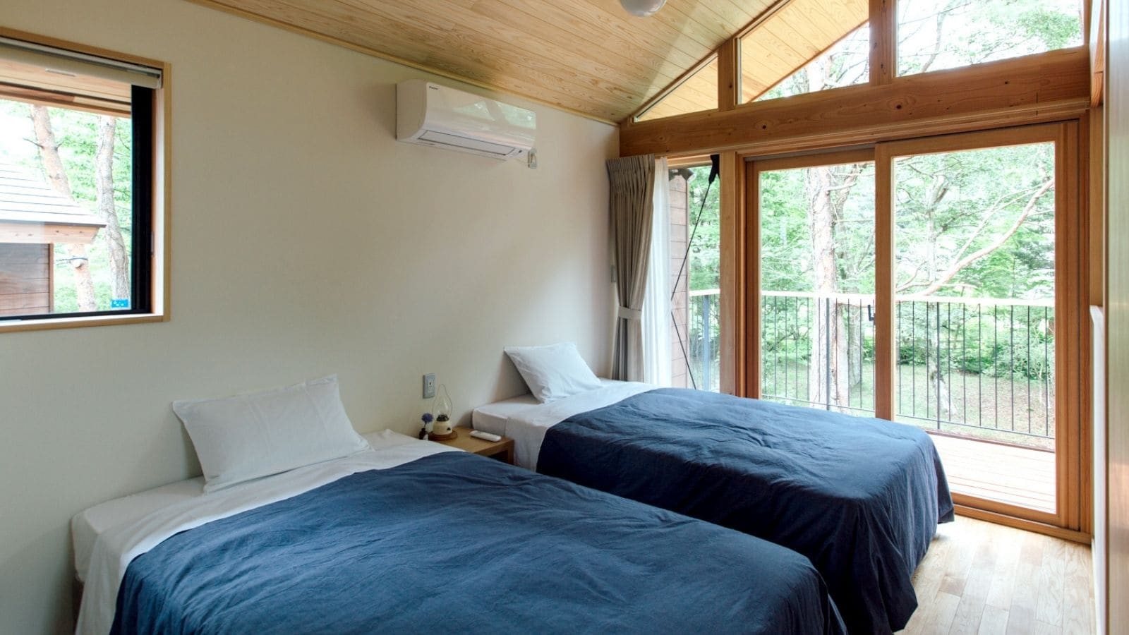 Cottage Grand Auberge Interior 2