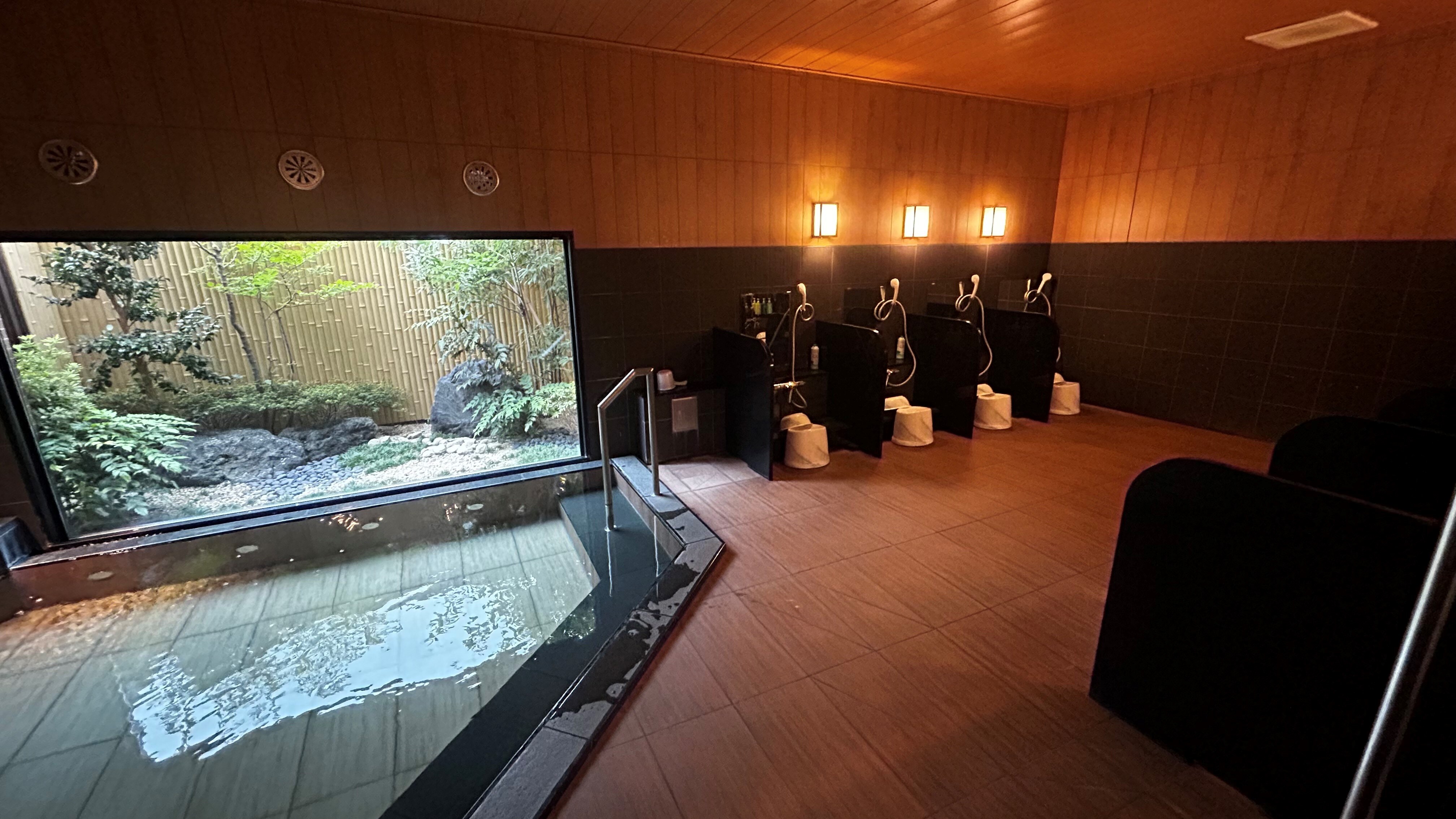 Men's large bath
