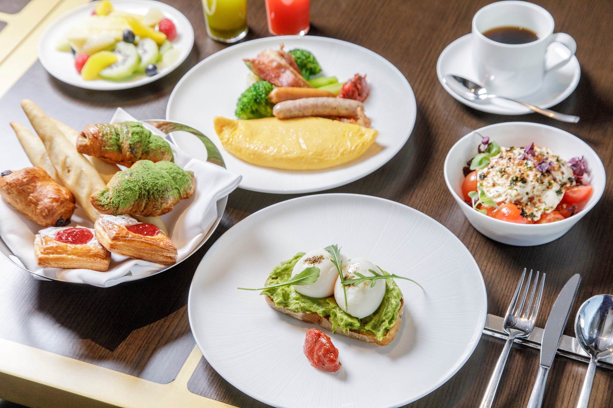 Breakfast buffet (image)