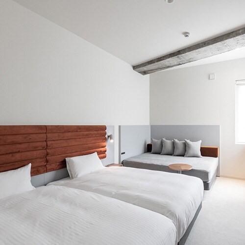 Moderate (accommodates up to 4 people)
