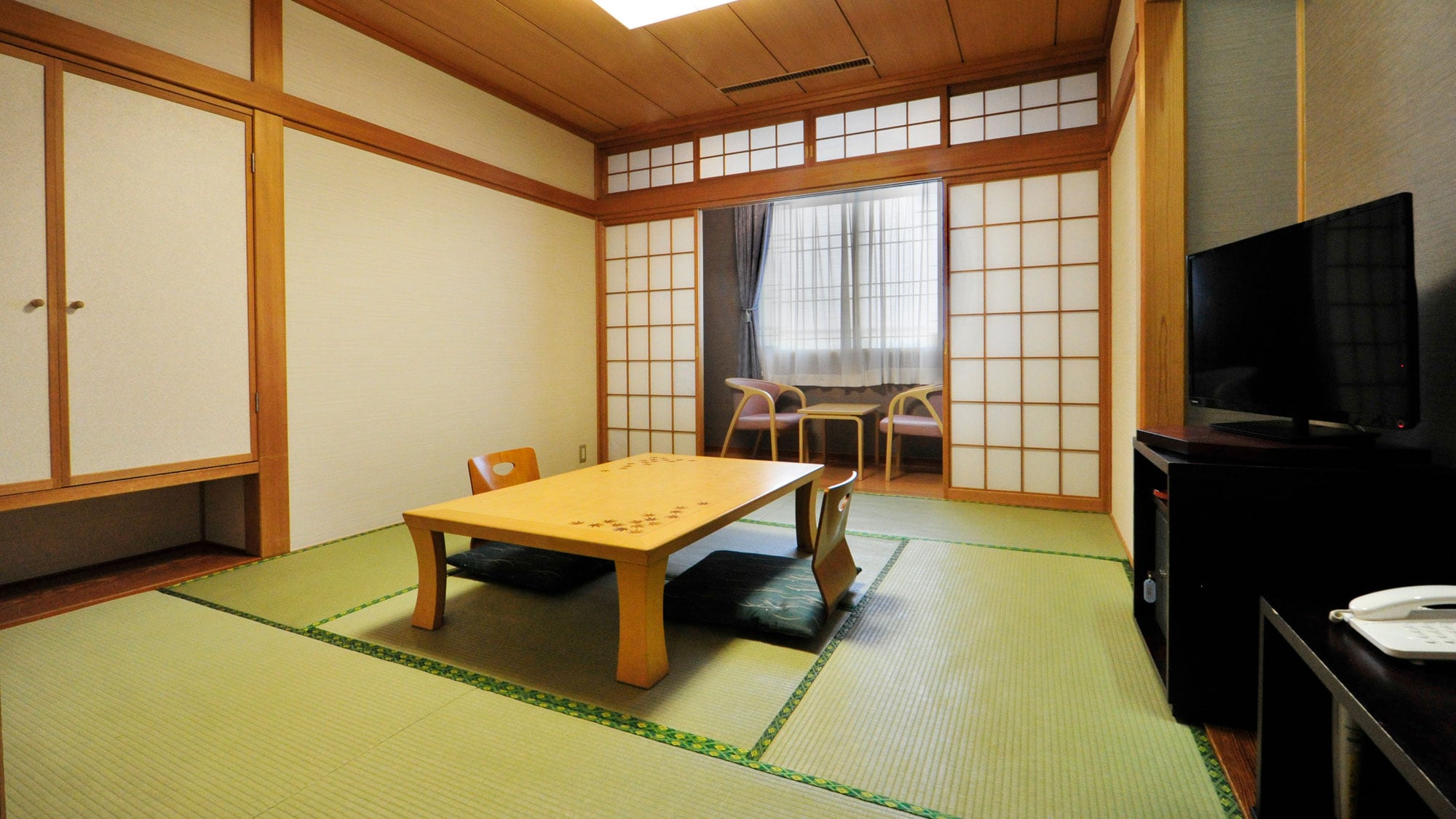 Japanese-style room 10 tatami mats / no bus, an example