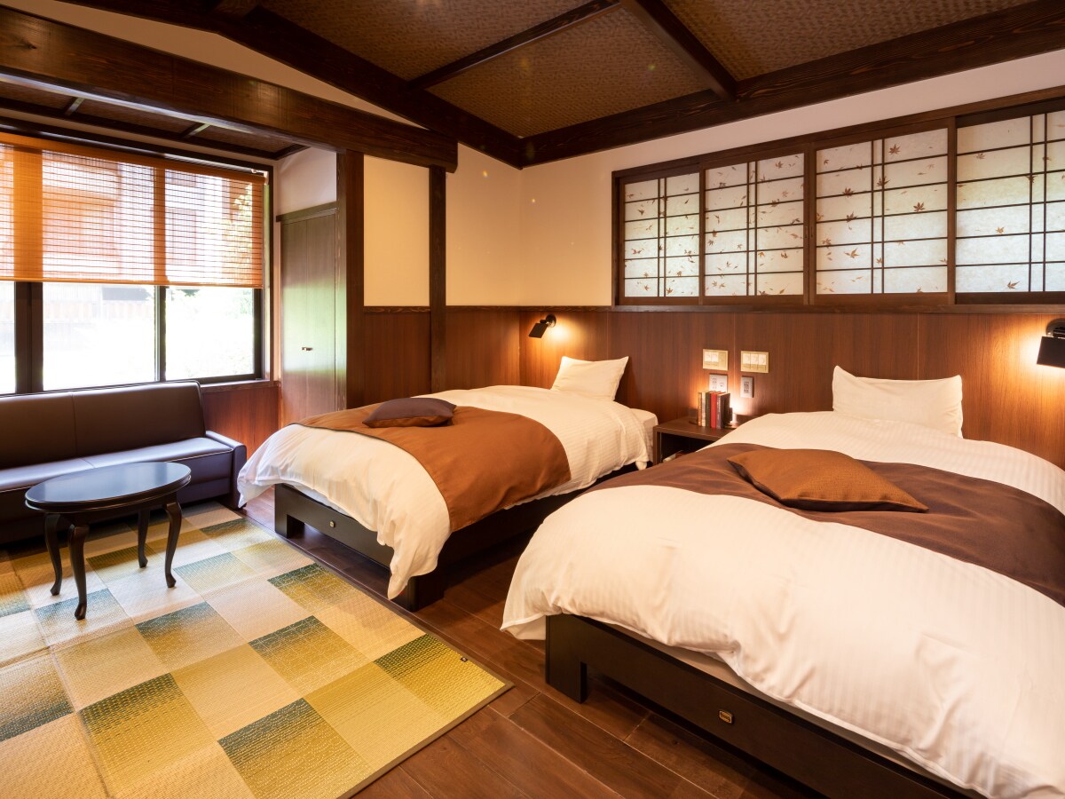 [Main Building] Waterfall_Only 2 adults can stay / Western-style twin beds / The only Western-style room in the hotel