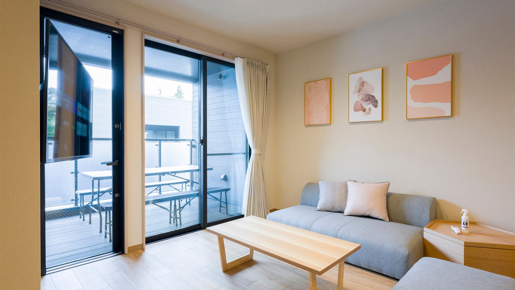 [Example of guest room with a capacity of 8 people] Living room