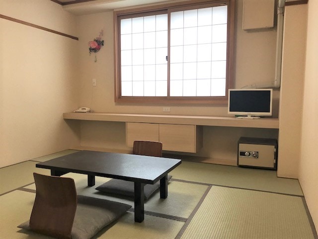 Japanese-style room