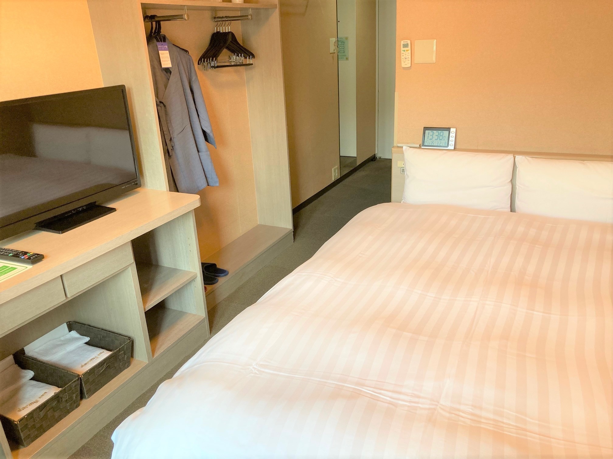 ◆ Non-smoking ◆ Double room 16 sqm Bed width 140 cm