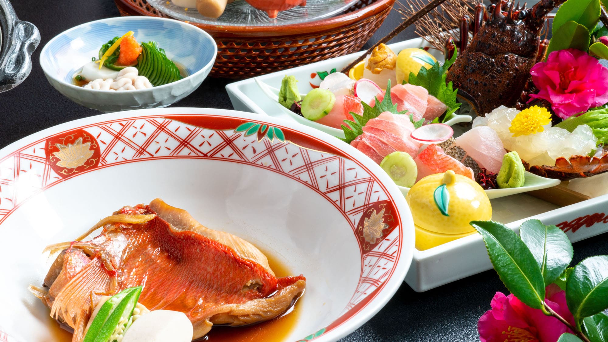 Sashimi lobster berduri dan hidangan abalone, menu seafood yang cantik dengan sea bream rebus