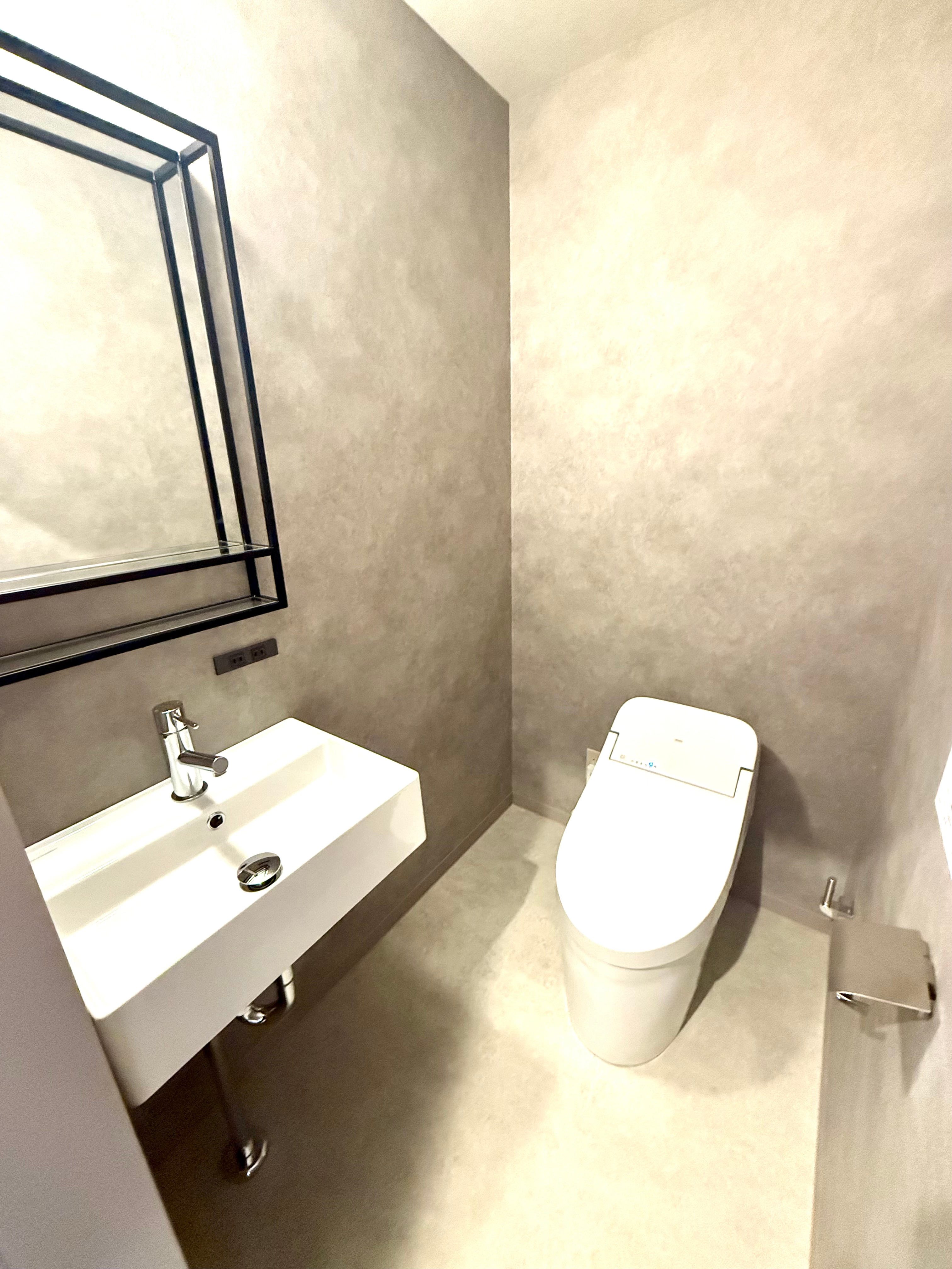 Toilet/Sink_Standard Twin Room