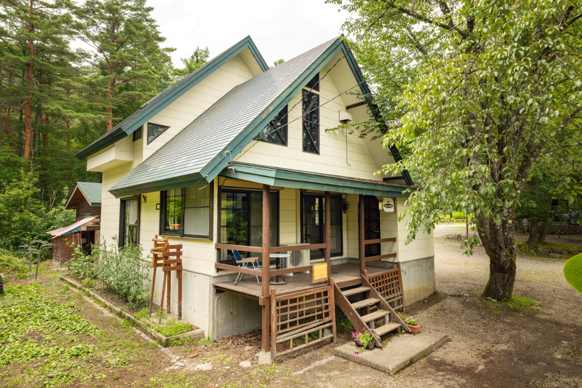 小屋 E