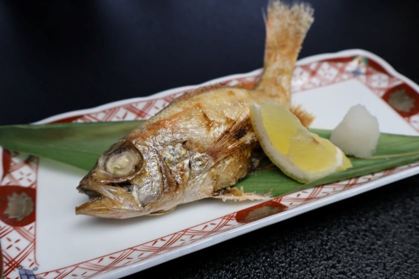 Salt-grilled rosy seabass