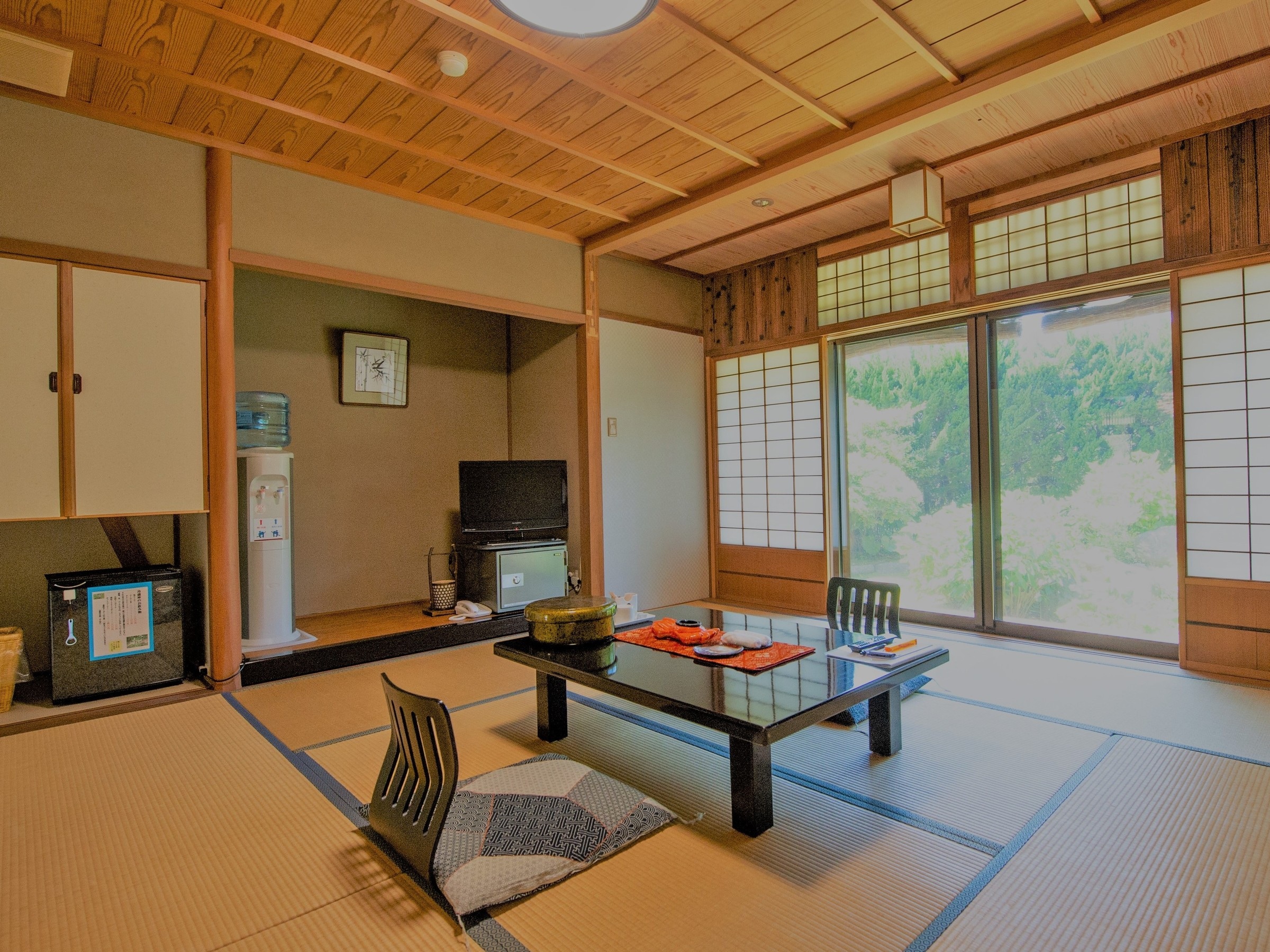 Japanese-style room 8 tatami mats (no toilet / washbasin)