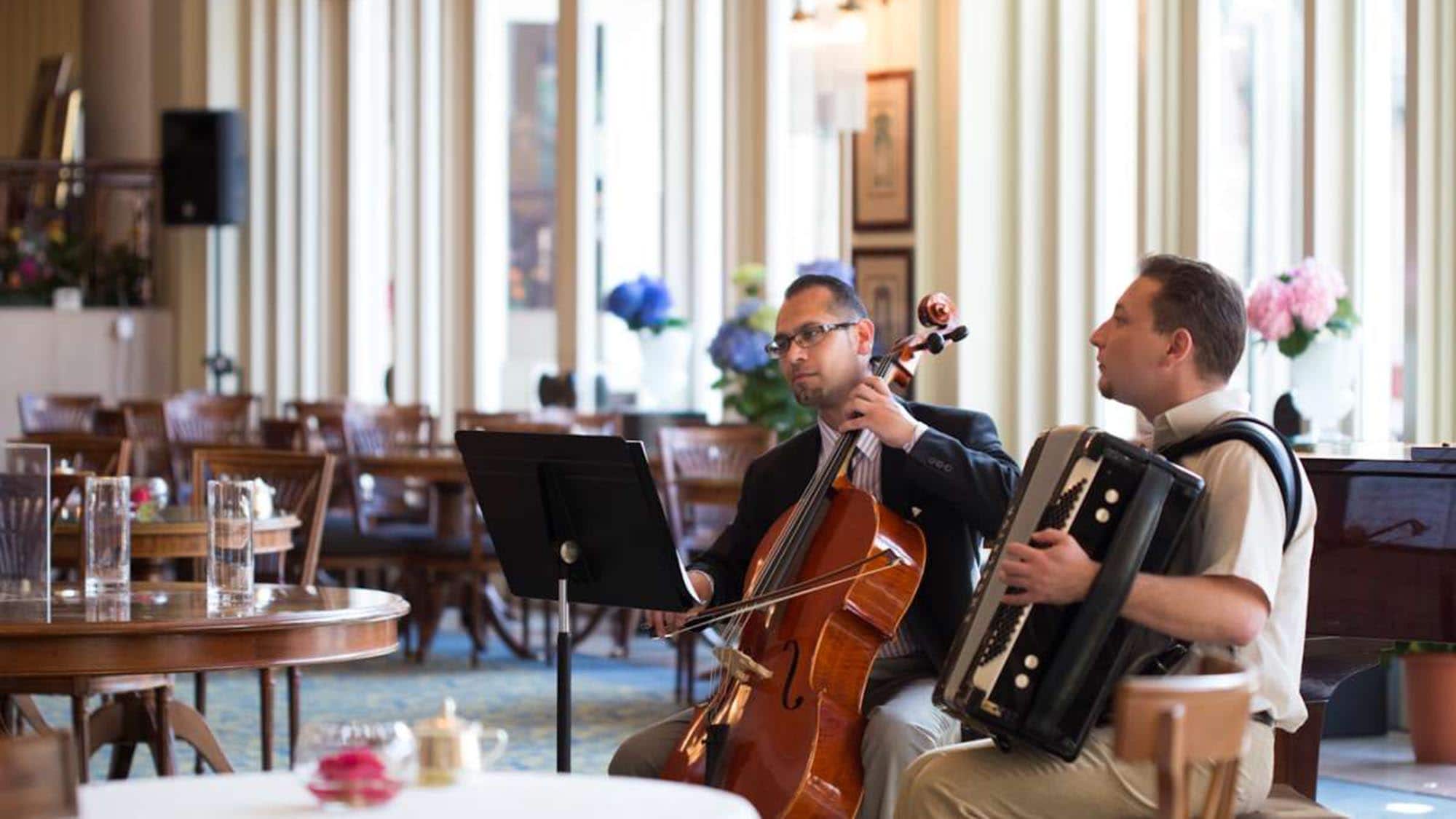 A luxurious concert held in the Hotel Europe Lounge.