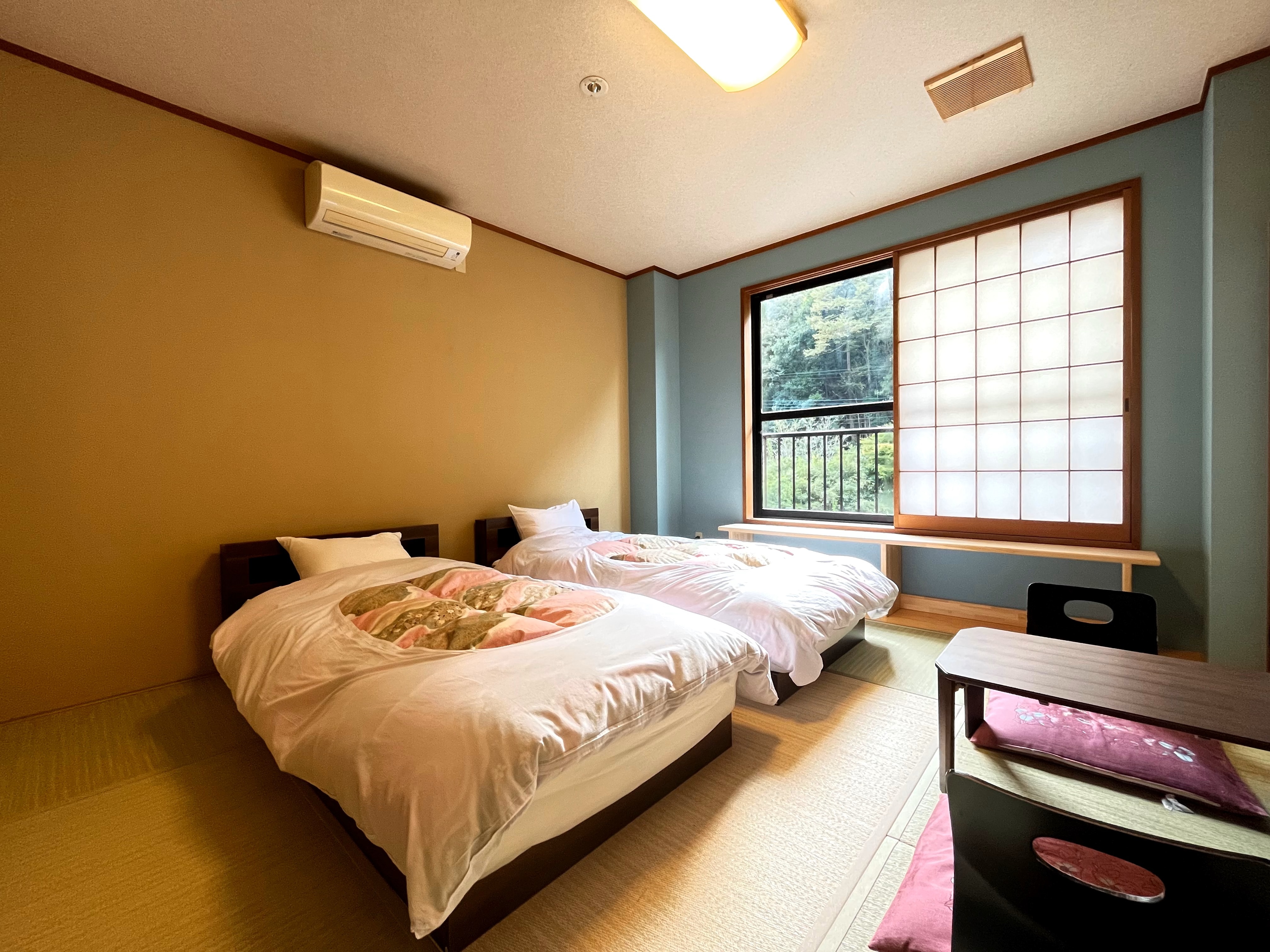 8 tatami mats with bed