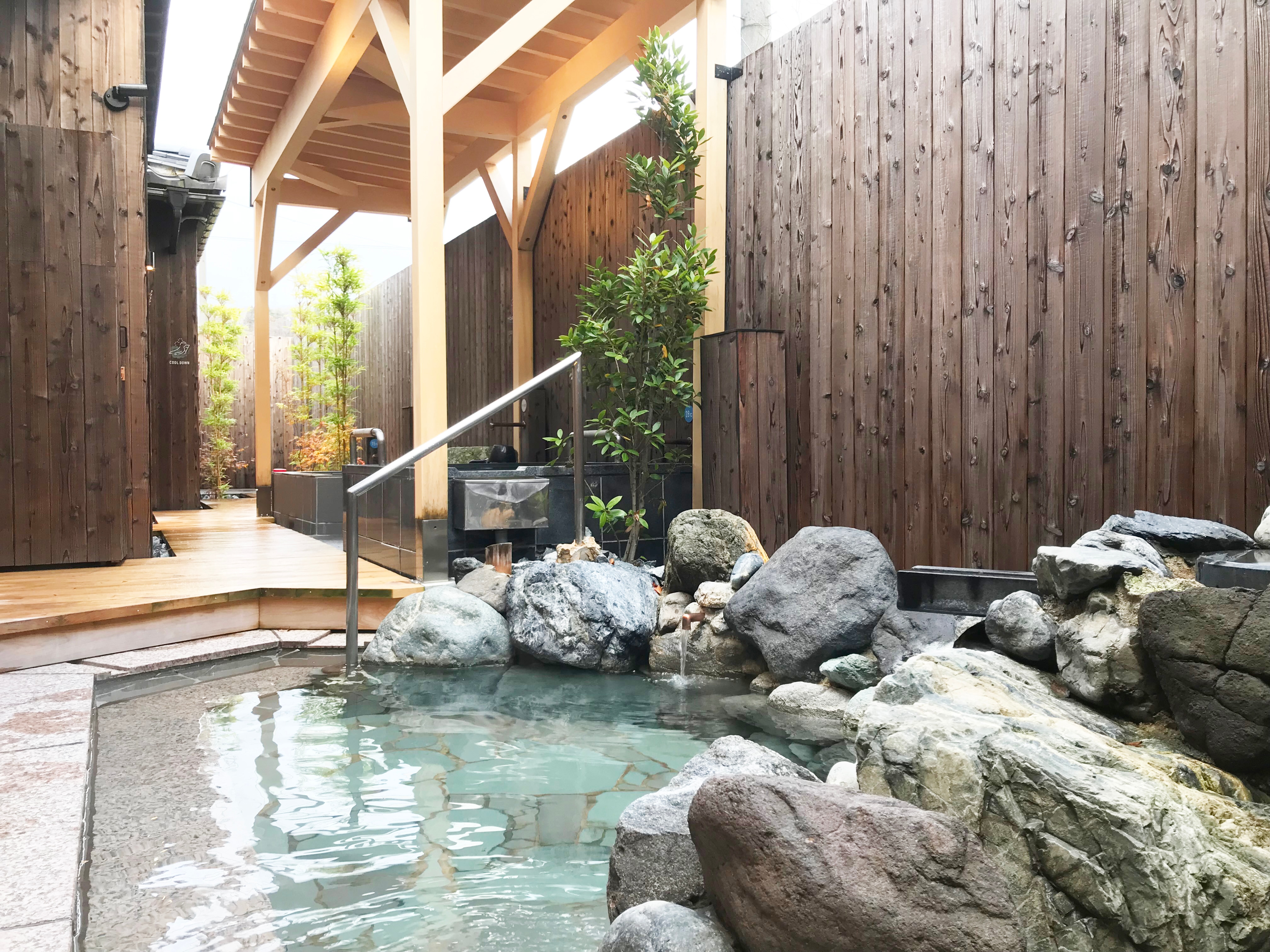[Open-air bath and sauna on the first floor] *Men and women alternate use