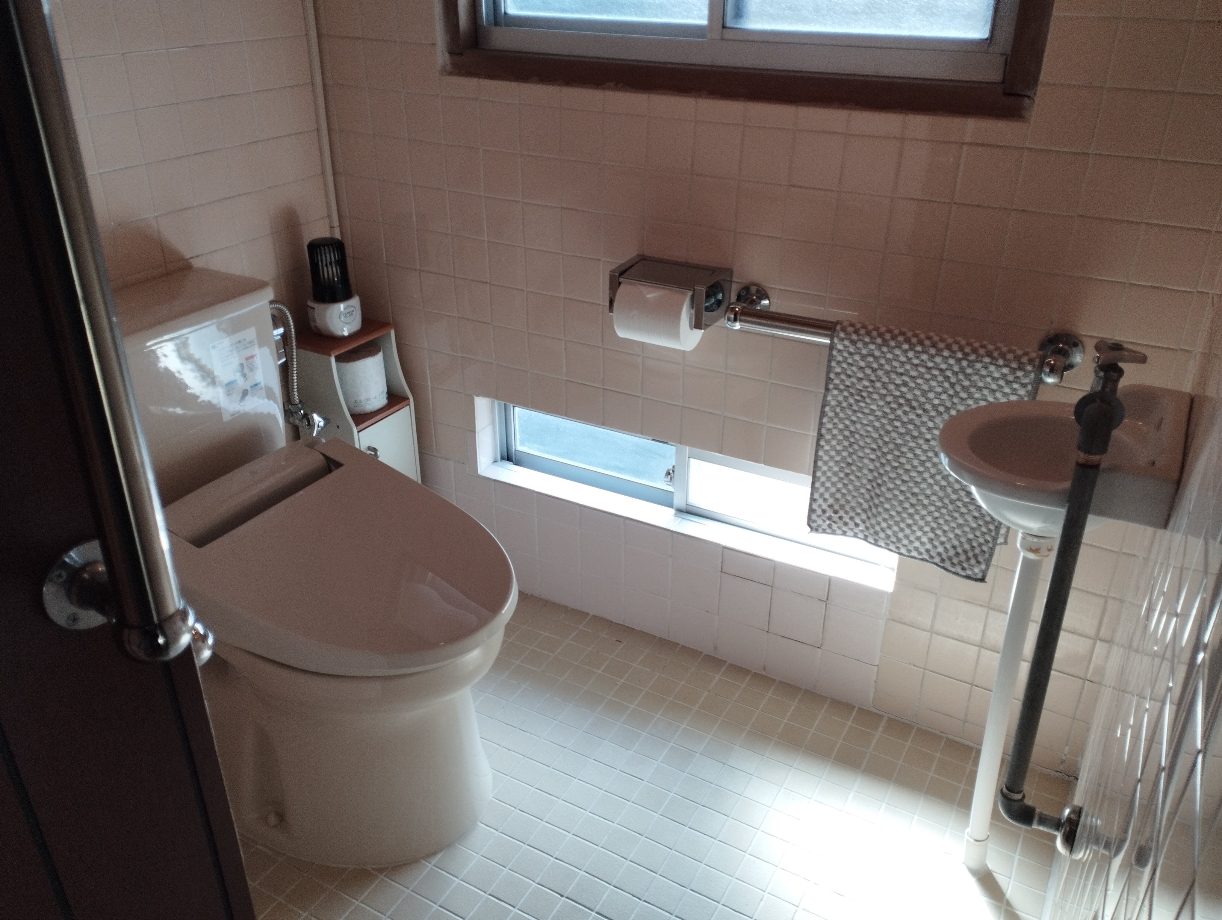 Hashinoya traditional Japanese house guesthouse toilet