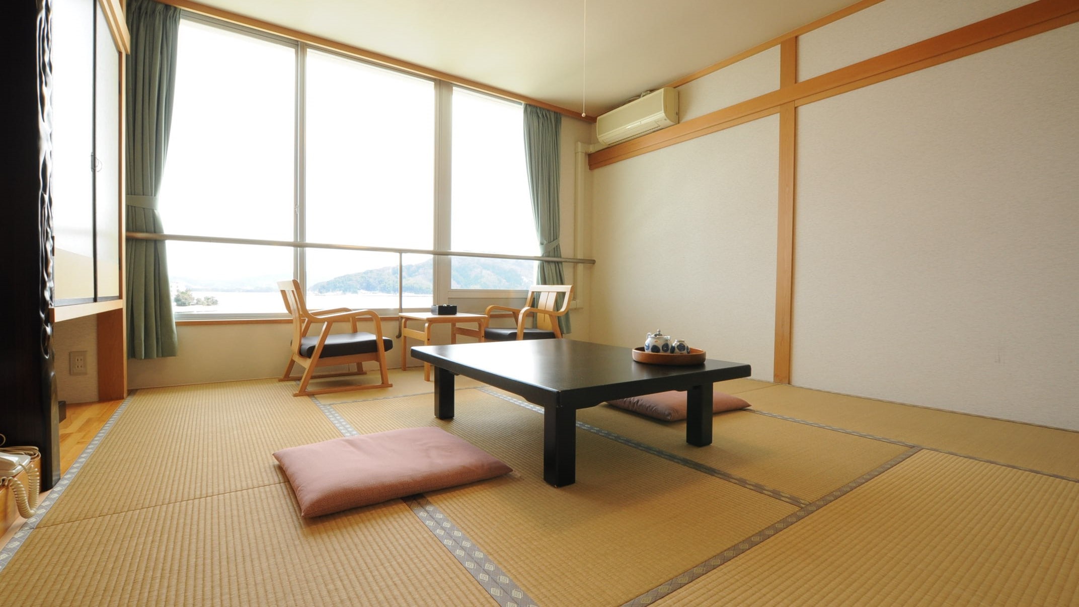 ◆Phòng kiểu Nhật tòa nhà chính: 9 chiếu tatami (có bồn tắm và nhà vệ sinh)