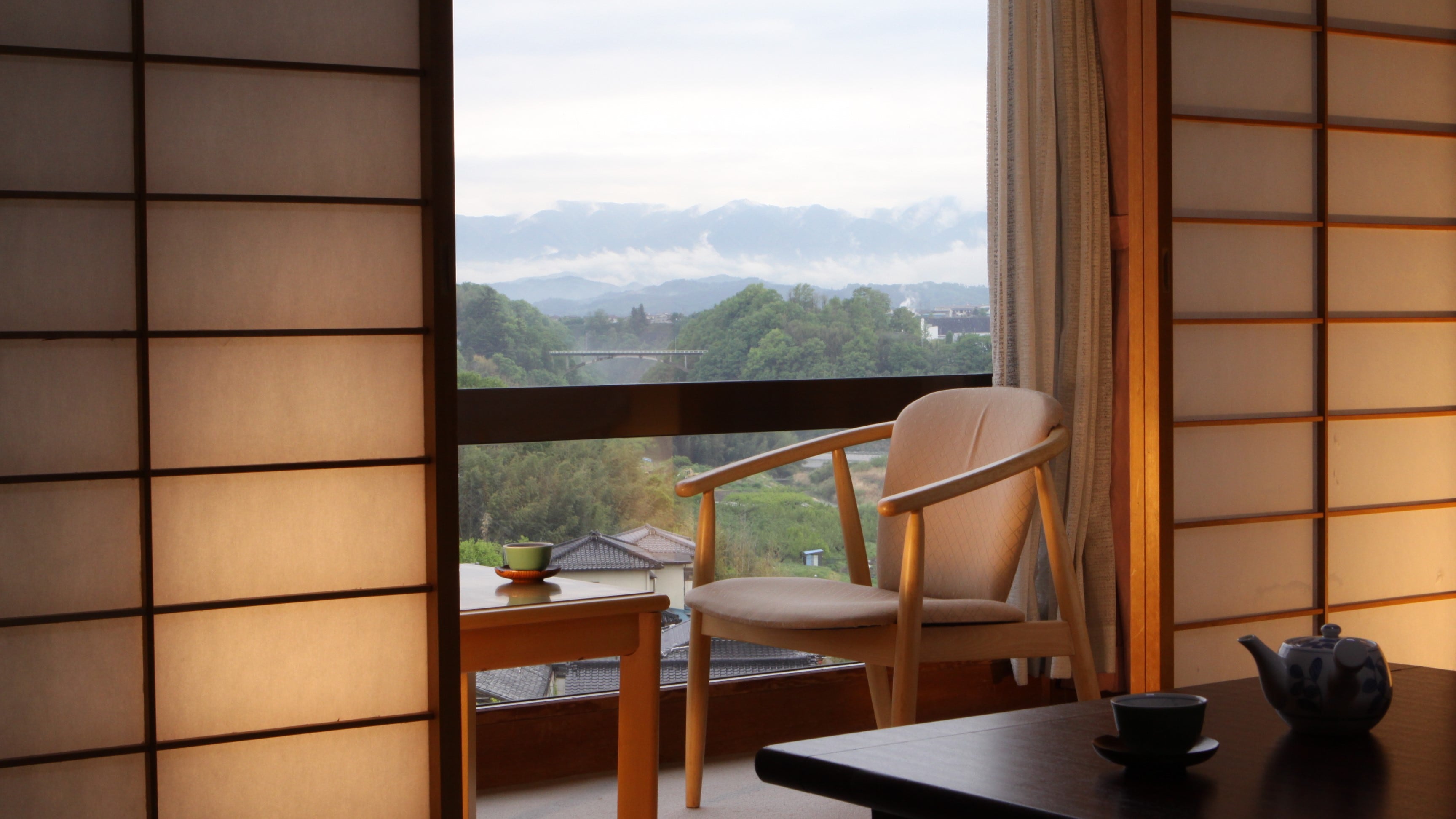 ■ Room with mountain view (Japanese-style room 12 tatami mats) You can see the bridge over the downstream direction of Tenryukyo.