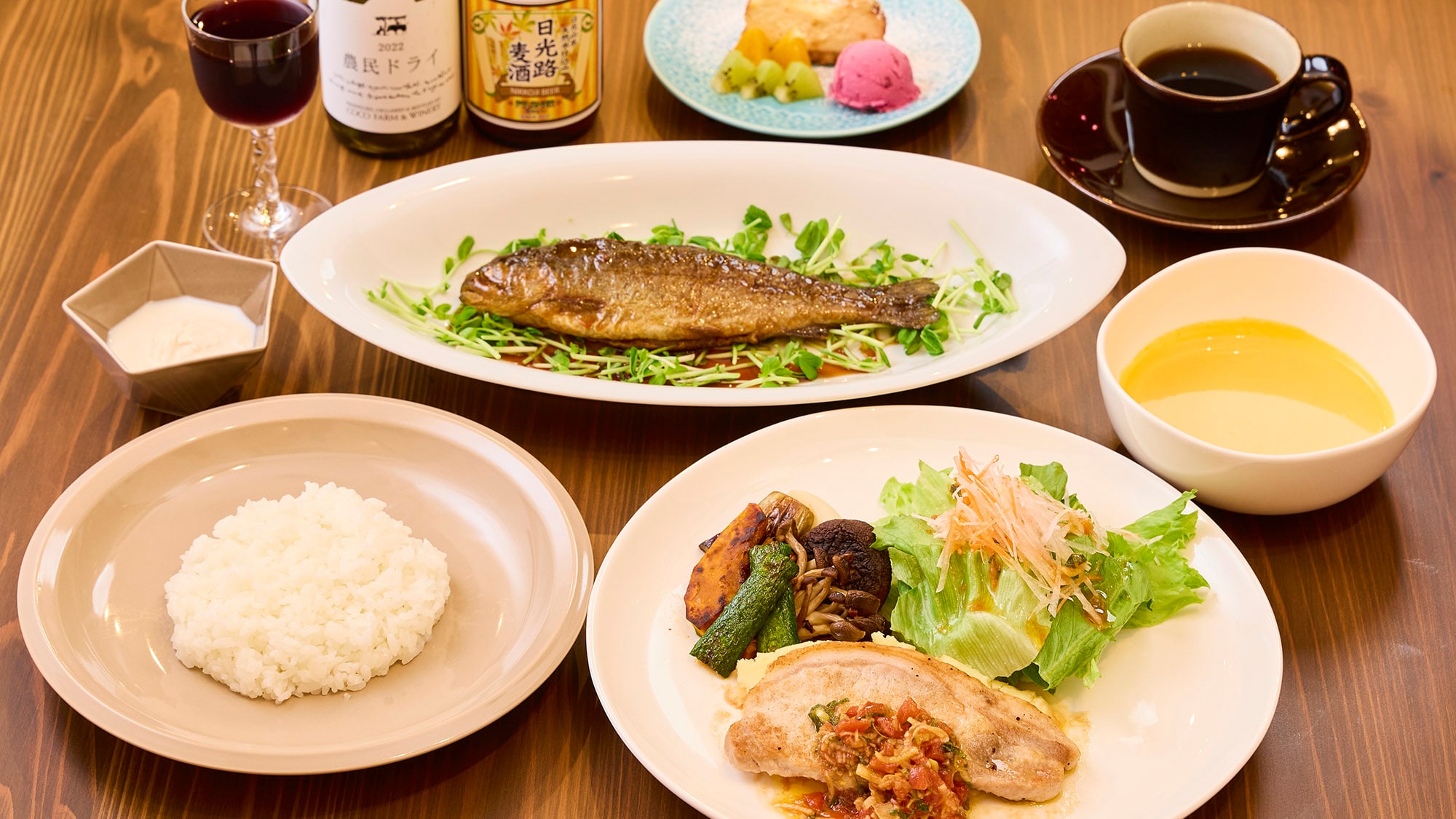 ・[Dinner example] Enjoy a course meal that makes generous use of local ingredients to give you a taste of the season.