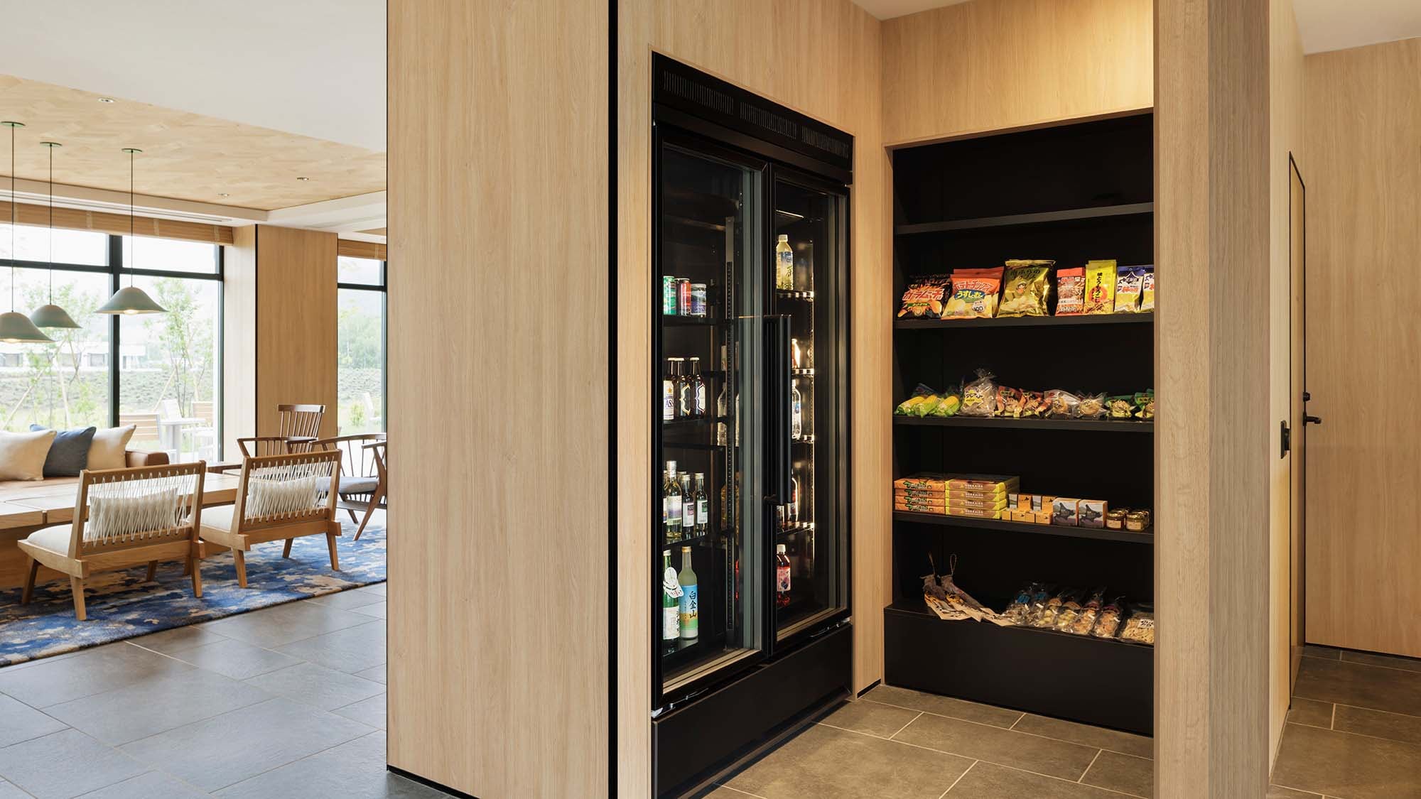 Marketplace: We also offer local specialties, light meals such as late night snacks and snacks.