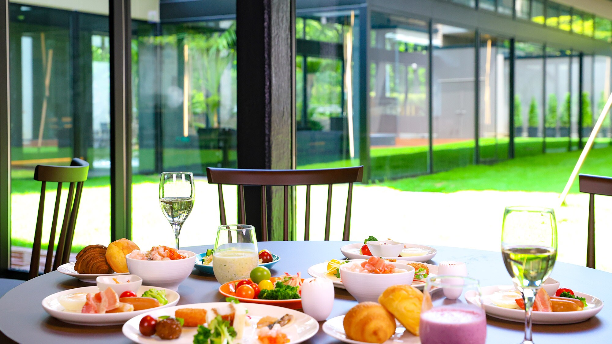 Breakfast buffet image