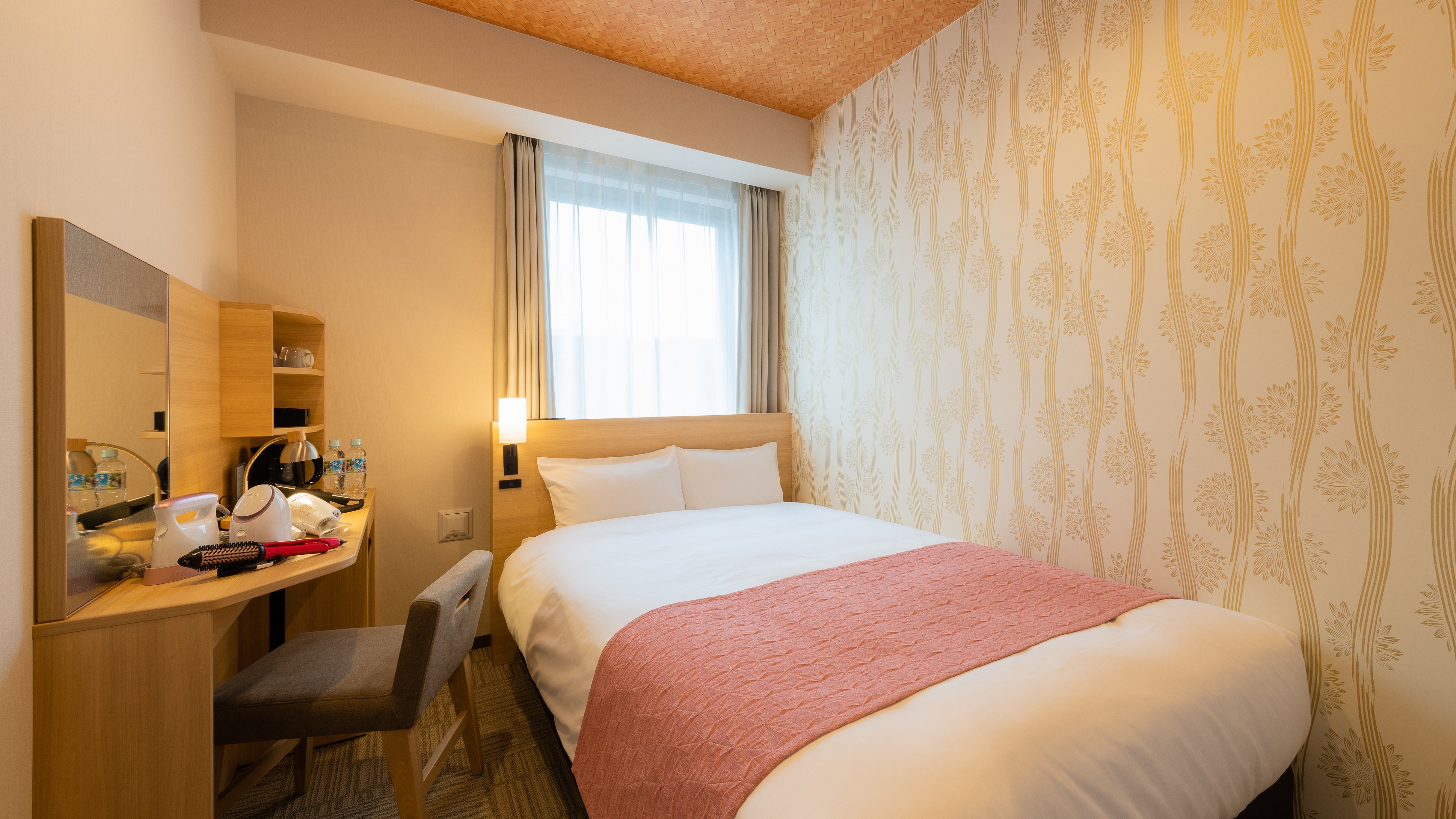 Standard single (ladies' priority floor) for 2 people Simmons 140 cm wide bed