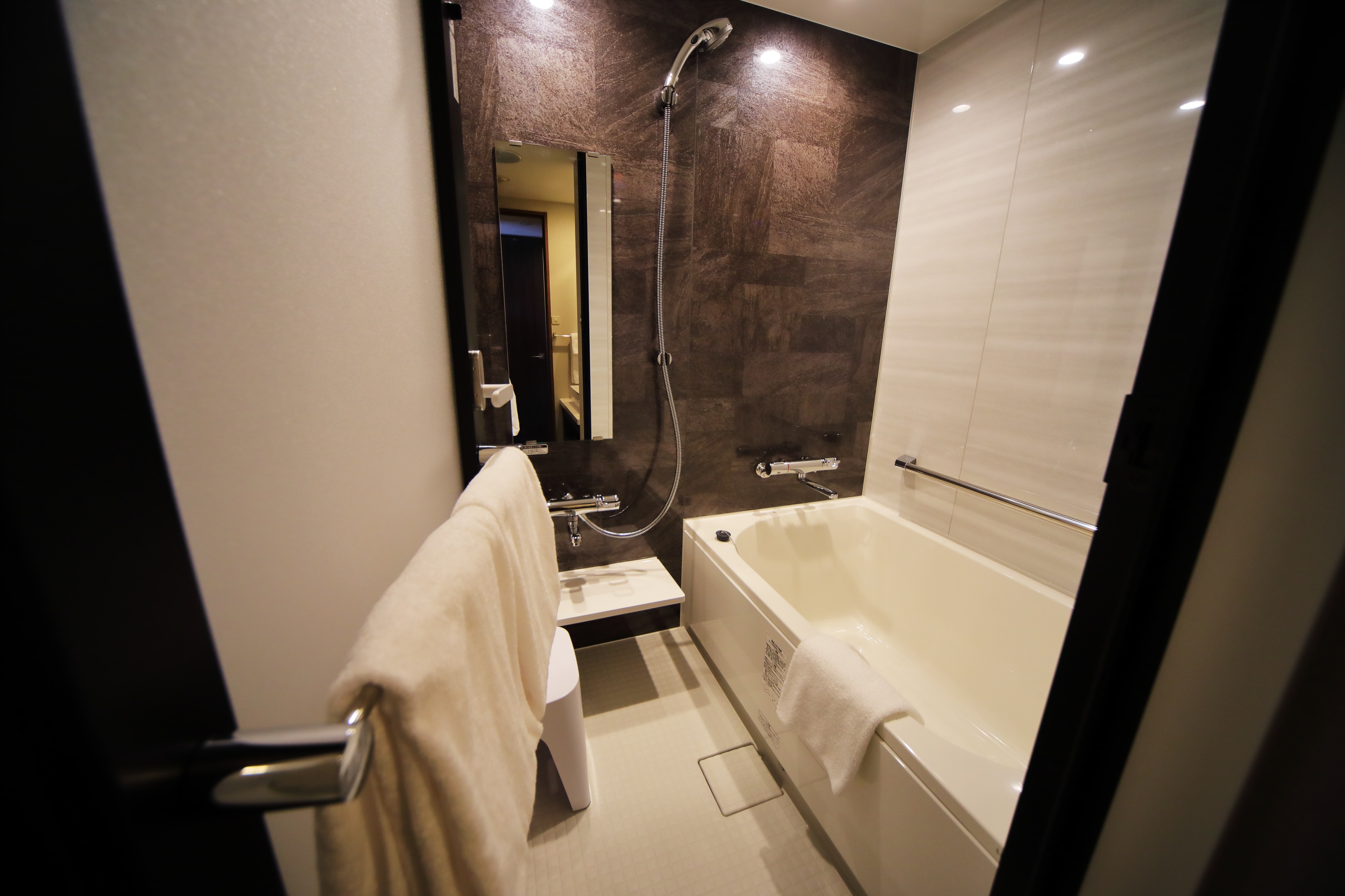 New Building Club Twin Room ②