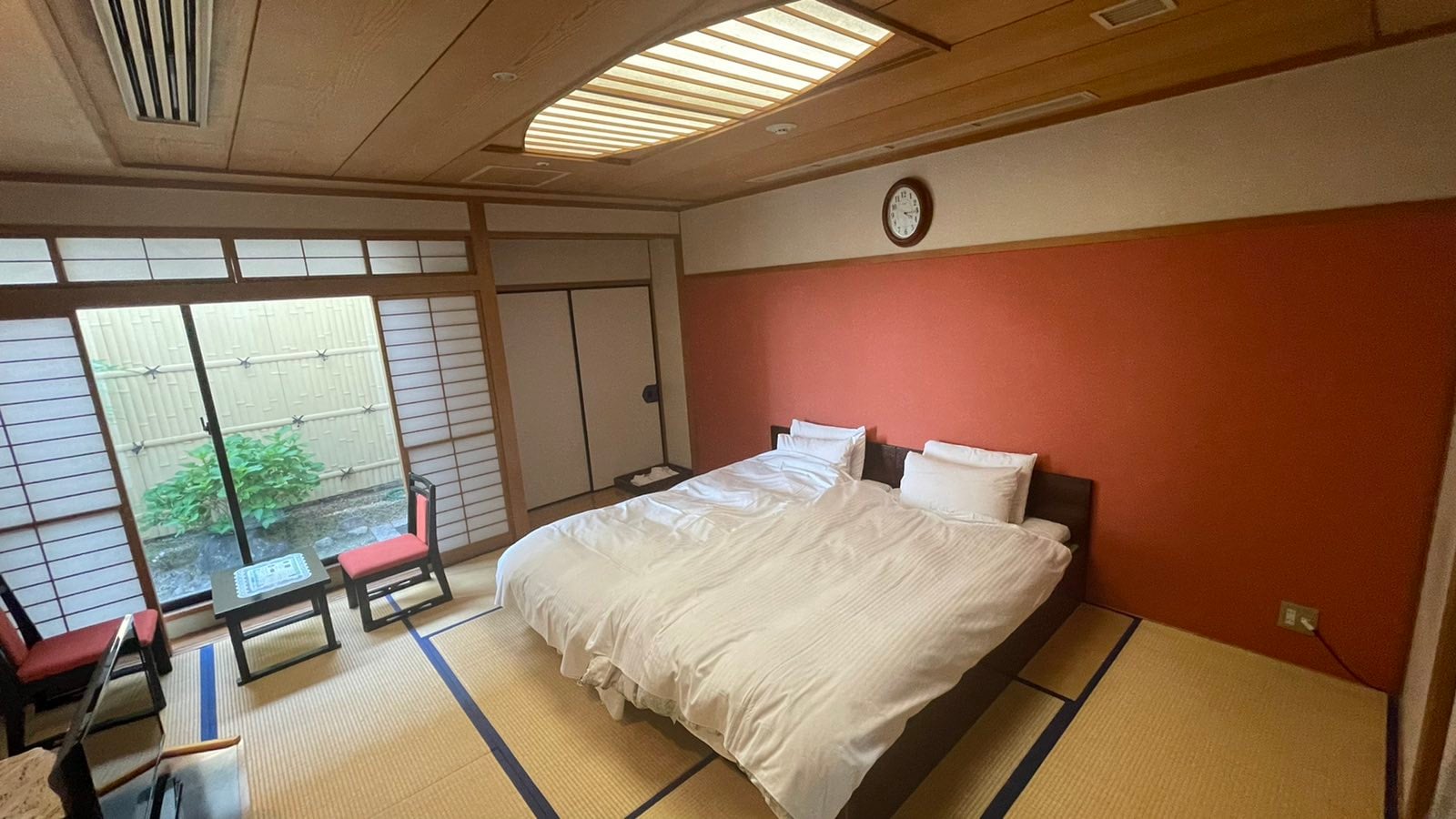 Japanese-style twin room bed