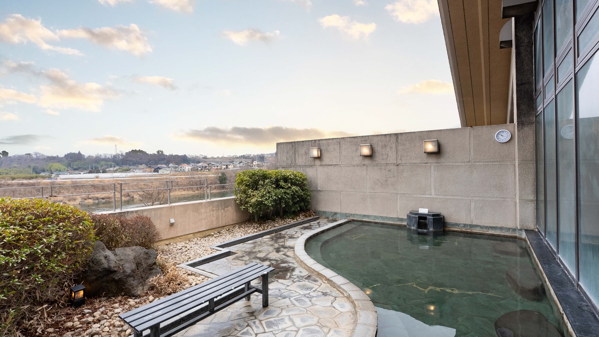 Large public bath for men