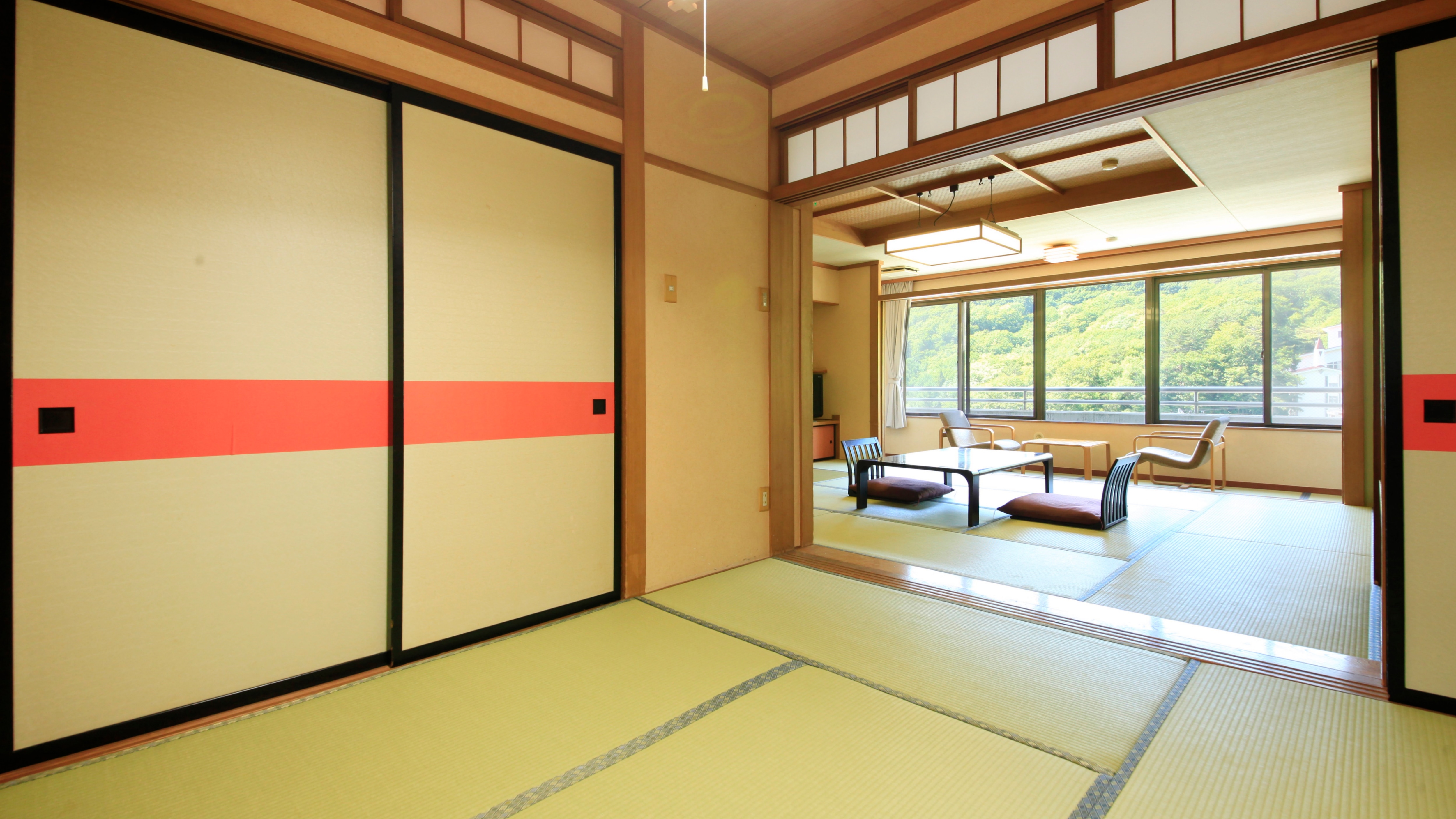 Kamar bergaya Jepang dengan dua kamar * Gambar